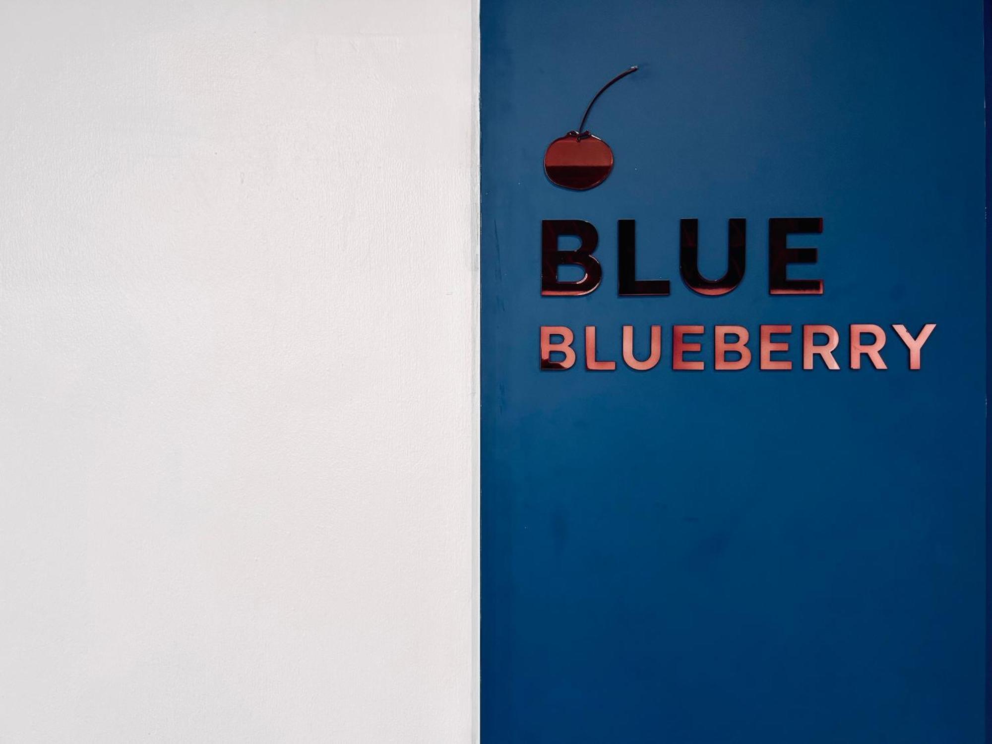 Apartment Brown Brick Thonglor - Blue Blueberry *