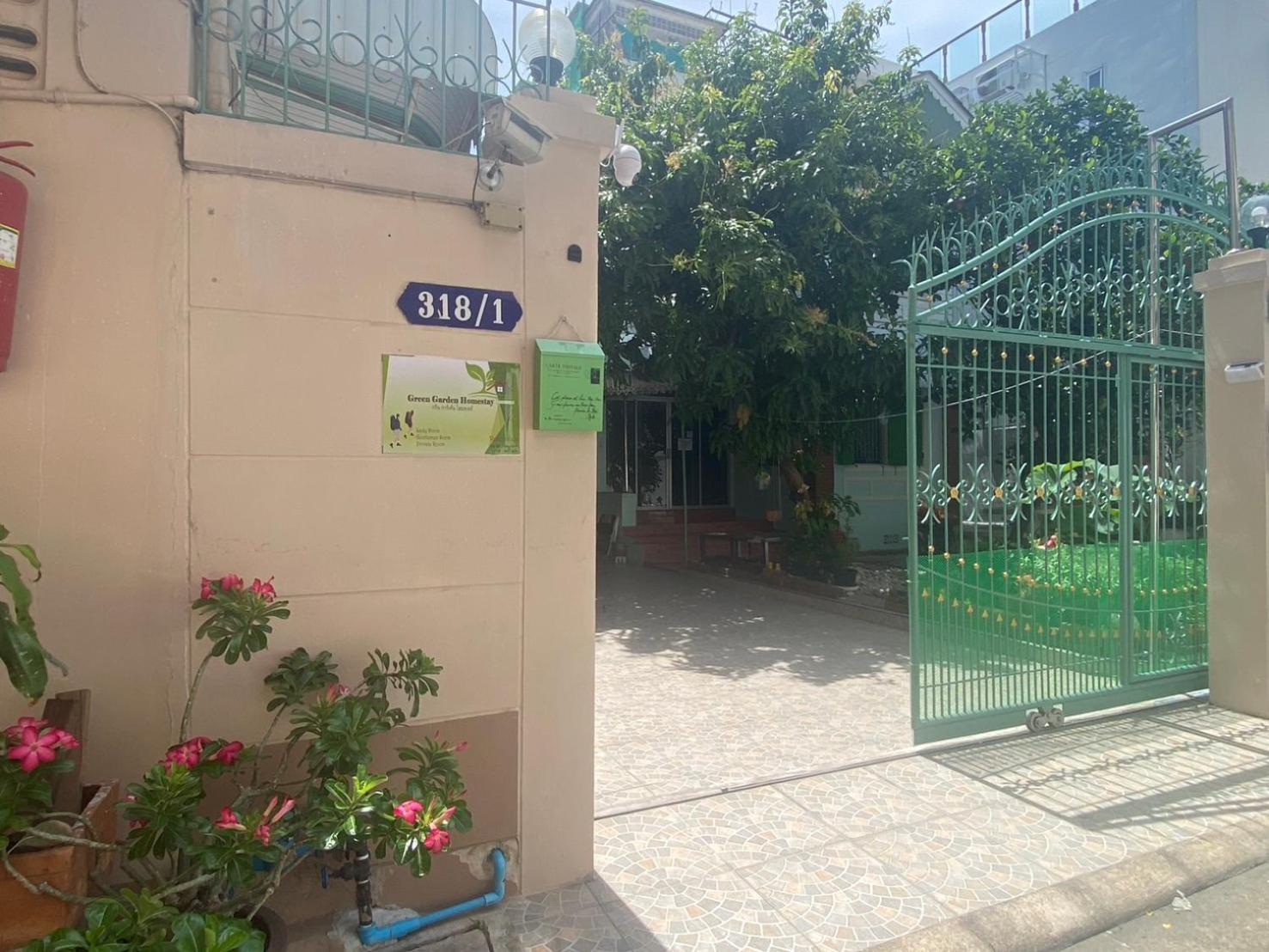 Garden Albergue