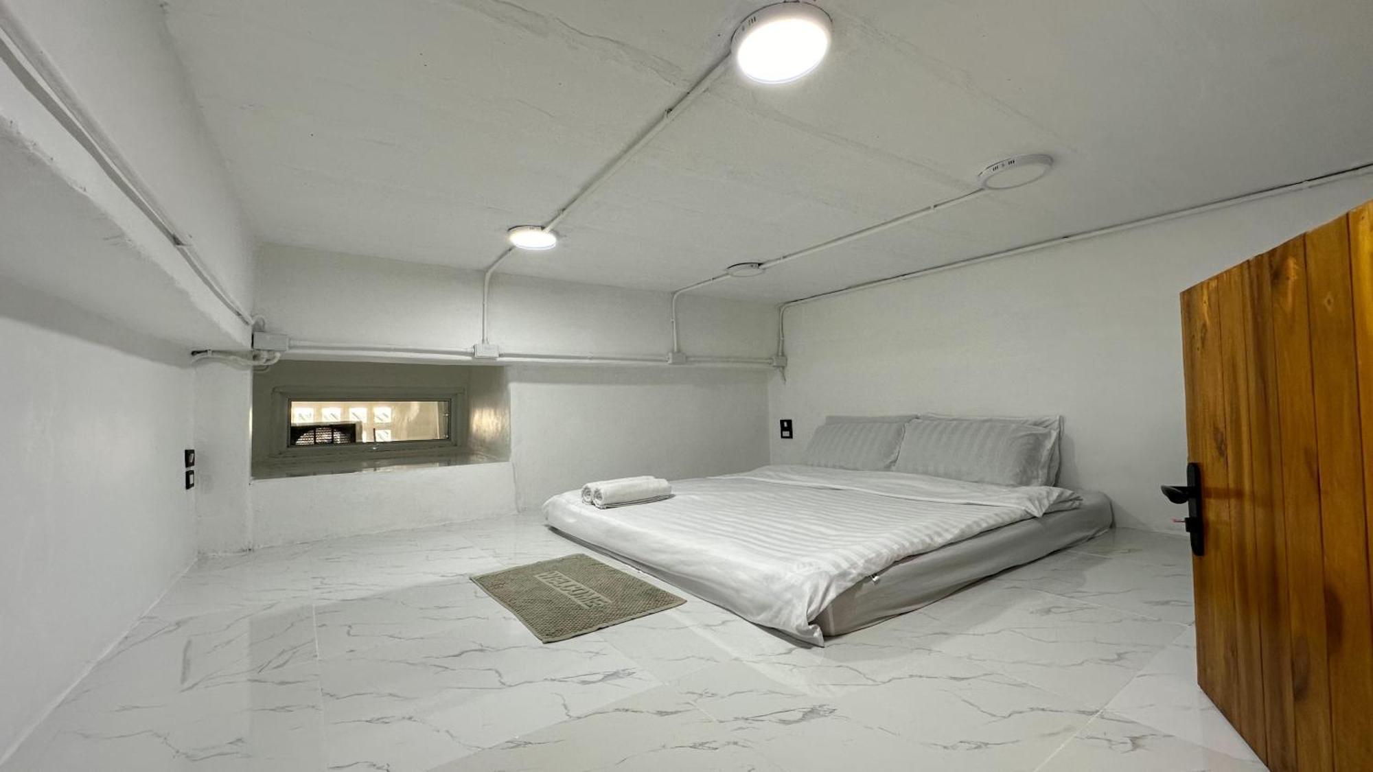 Apartment Megun Capsule 150 Cm *