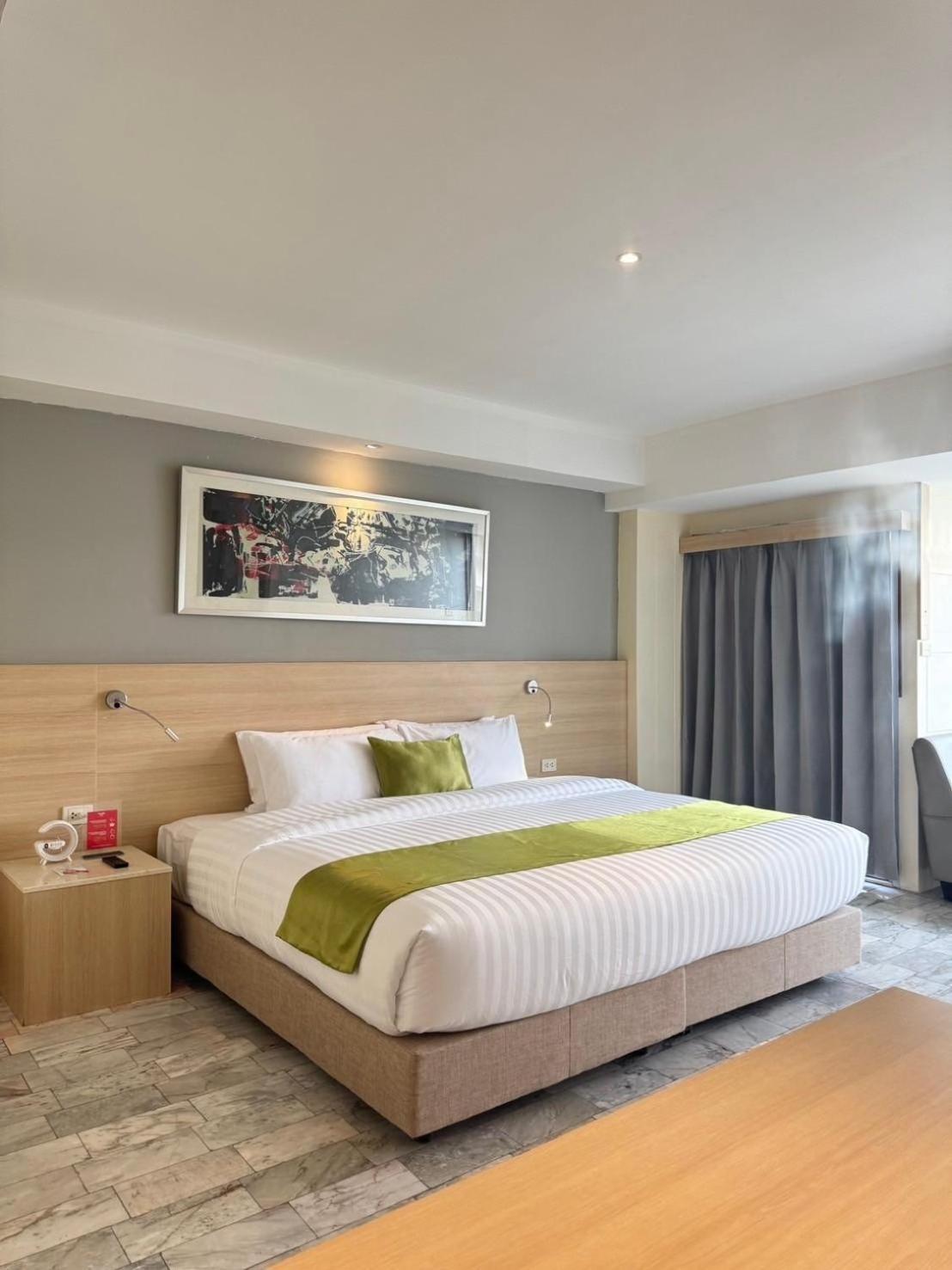 Hotel Icheck Thapra 4*