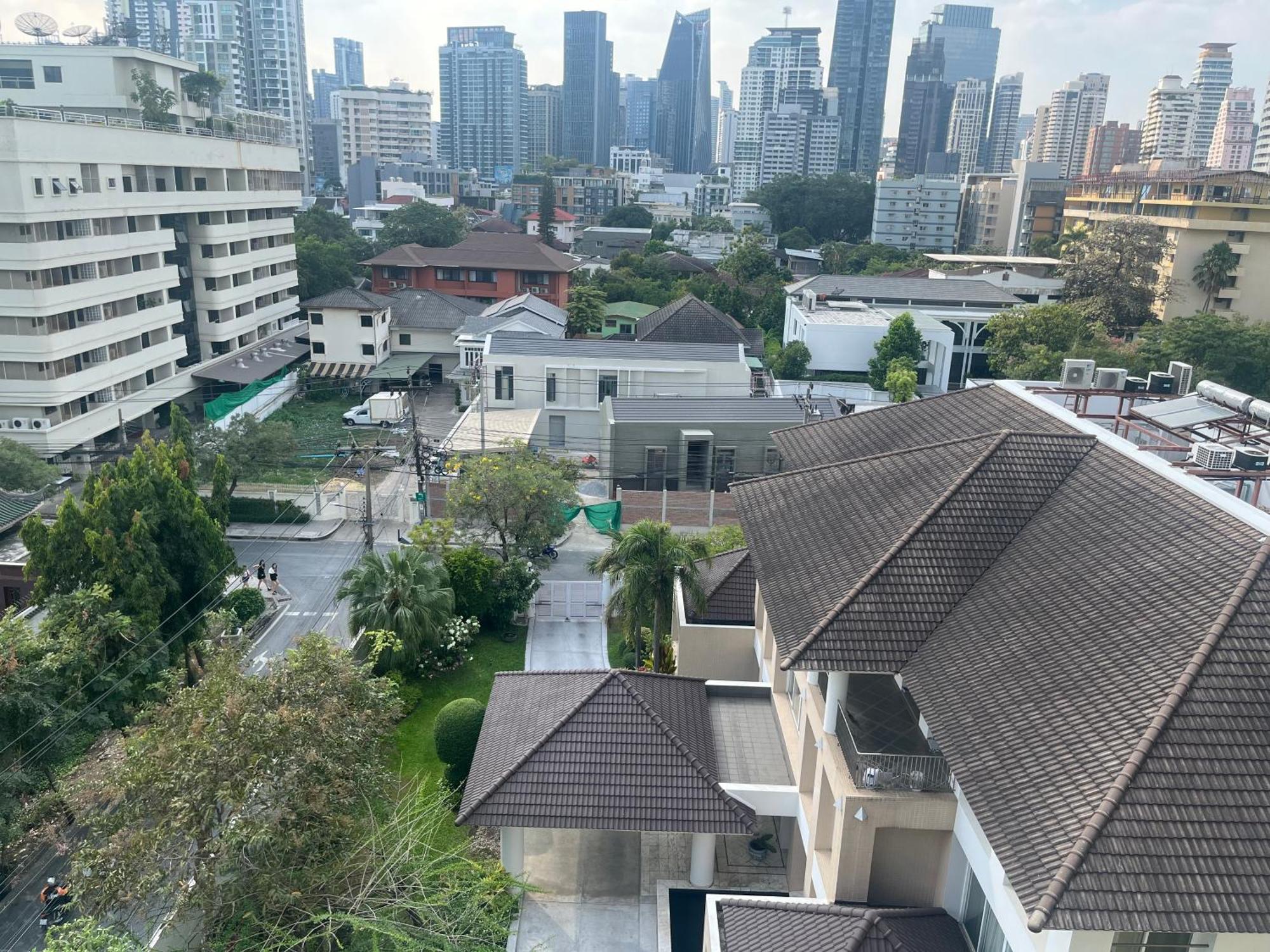 Apartment In Sukhumvit *