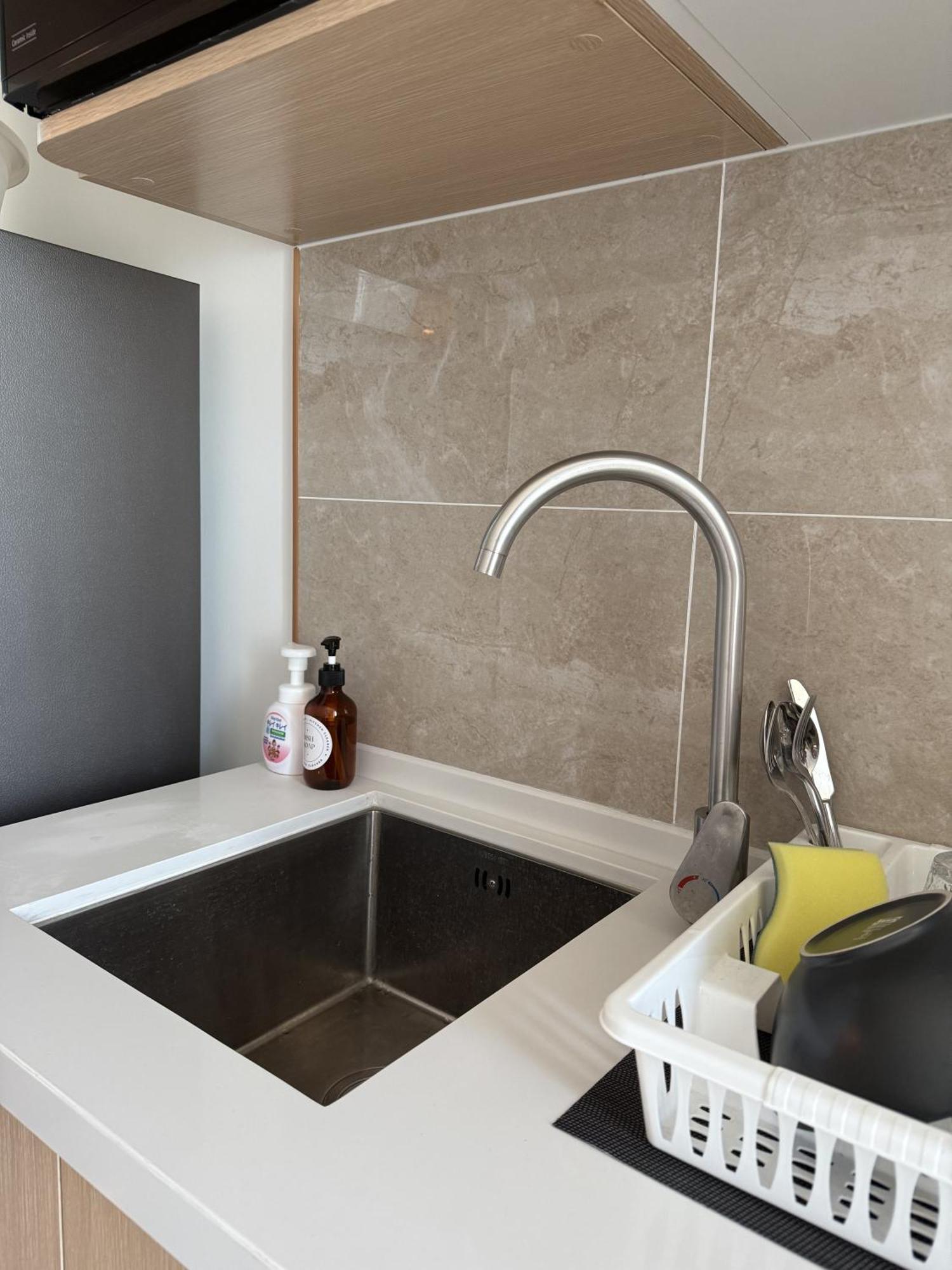 Apartamento Regal 40 Srinakarin Banguecoque
