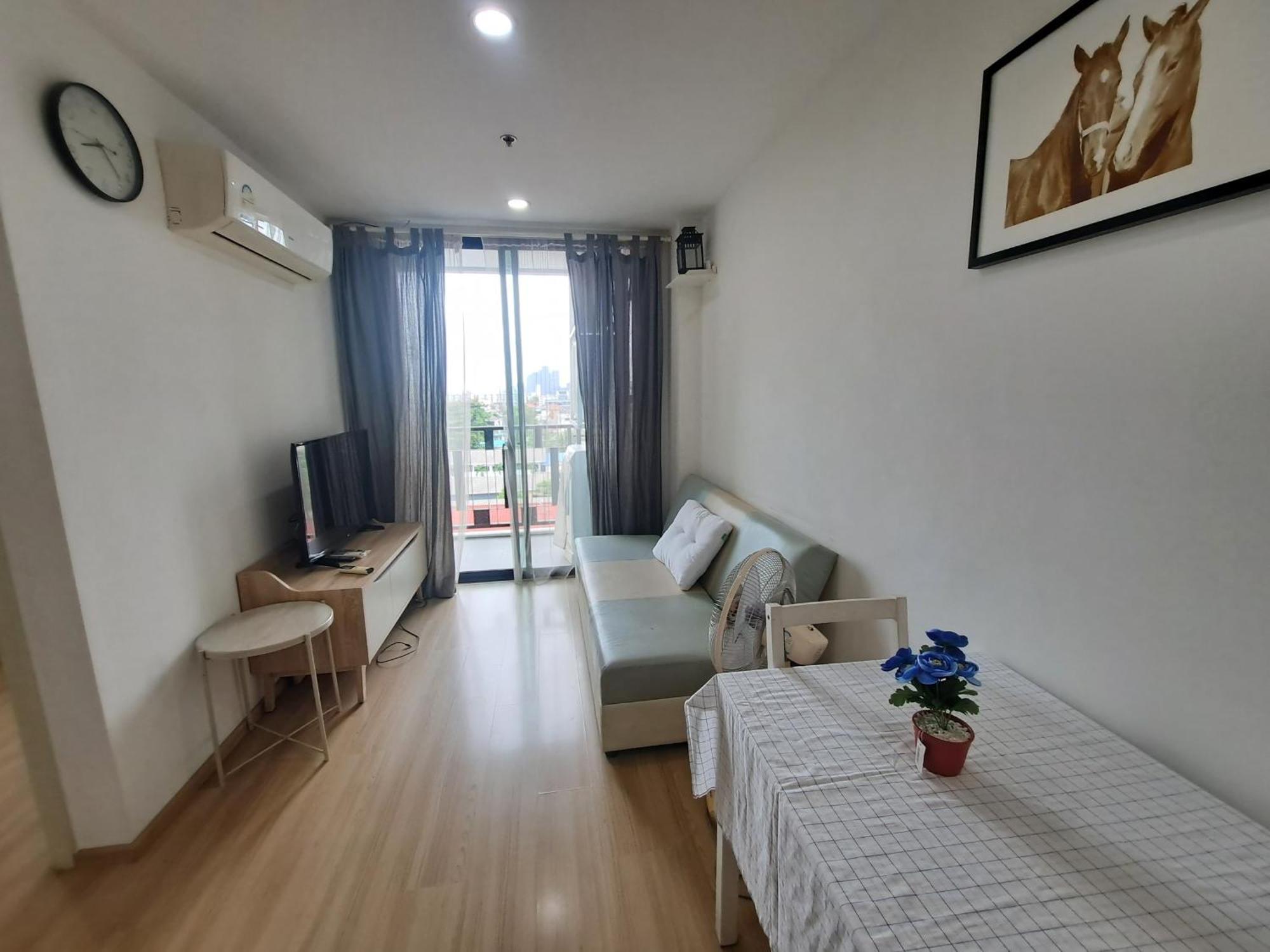In With Swimming Pool Near Malls And Train * Banguecoque