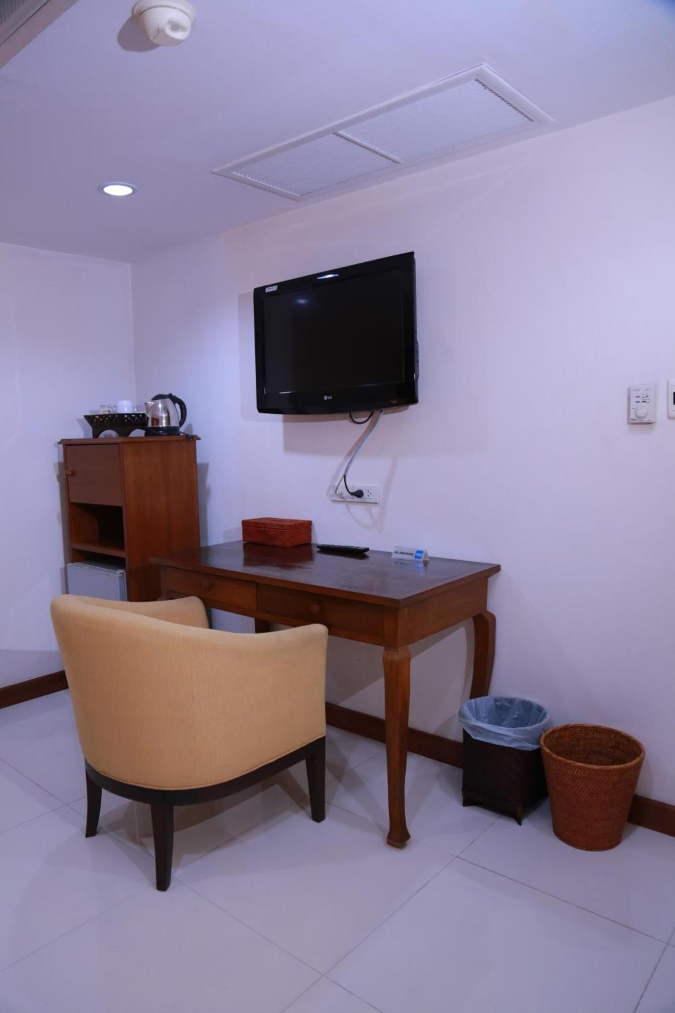 Upar Silom Hotel