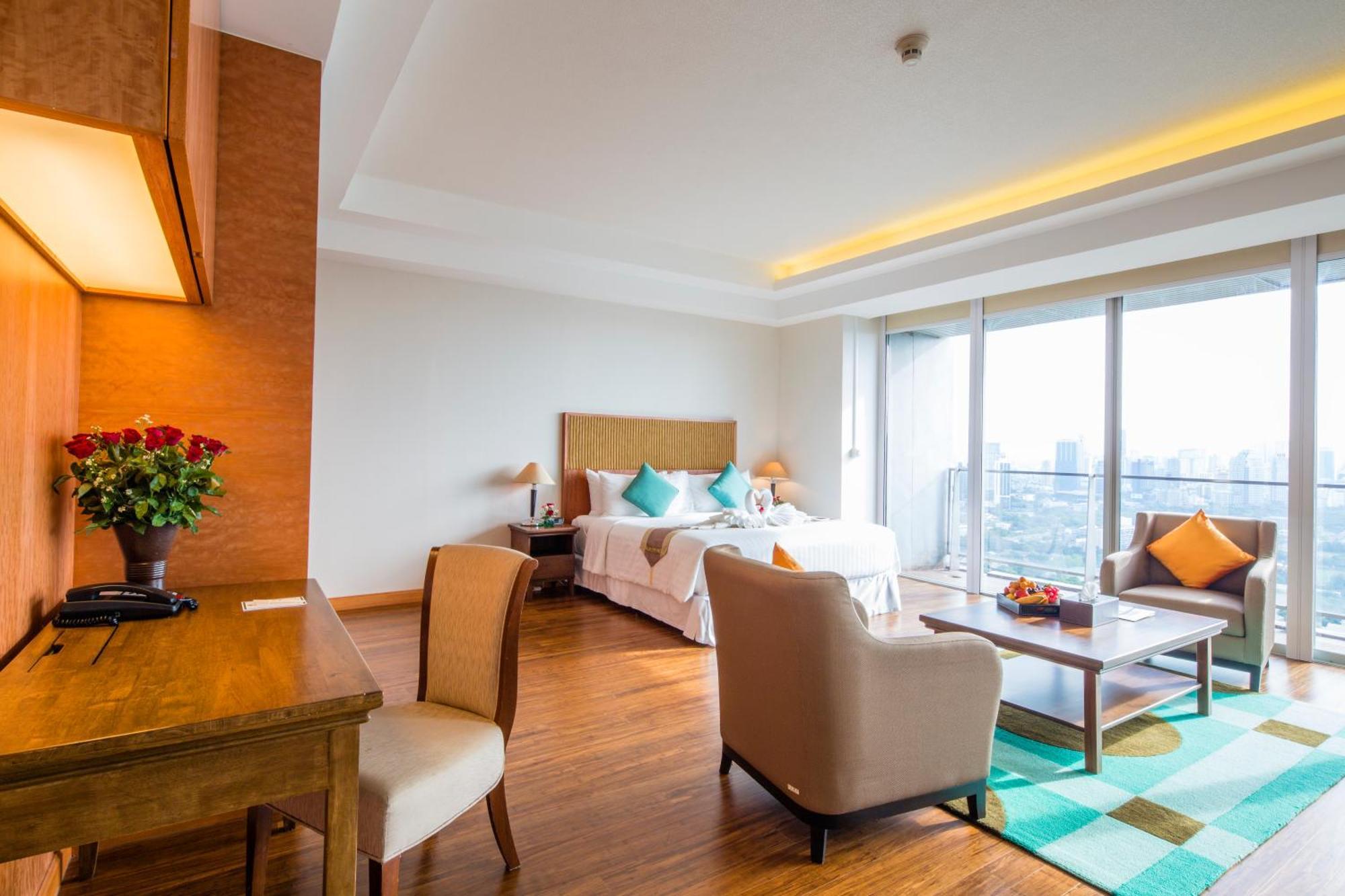 Column Aparthotel 4*