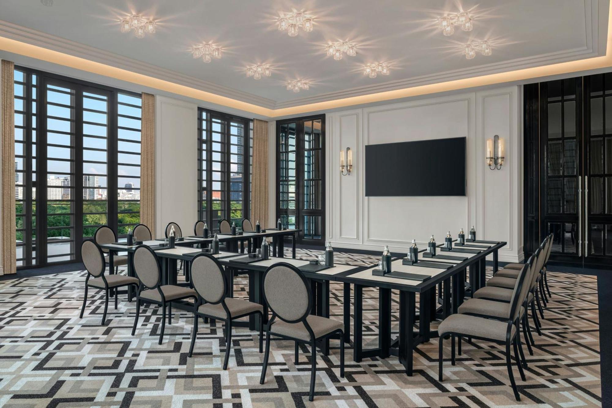 The Ritz-carlton, Hotel