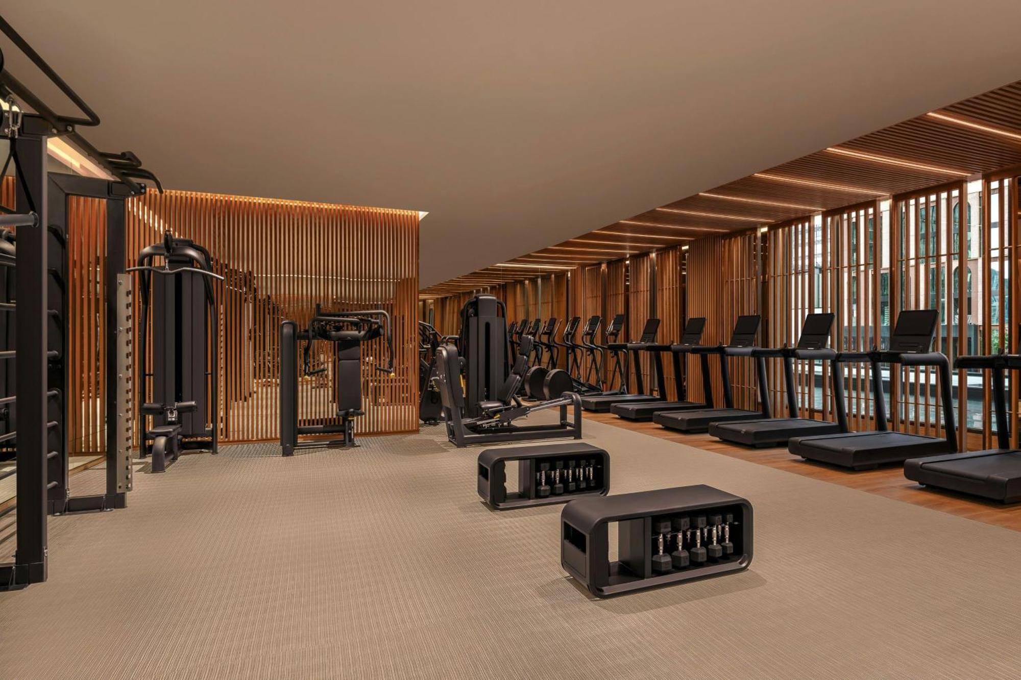 The Ritz-carlton,