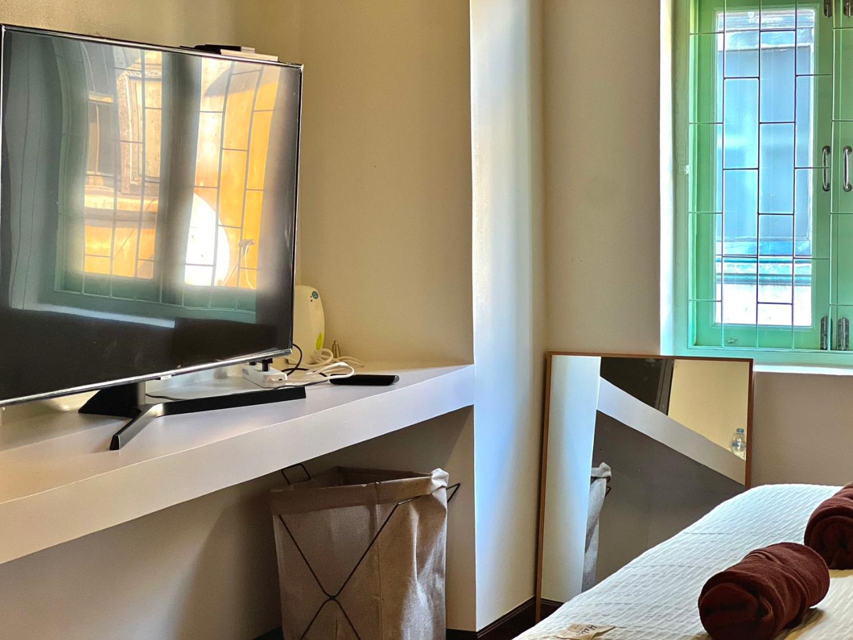 House 3 Rooms,silom,china Town,bts Surasak *