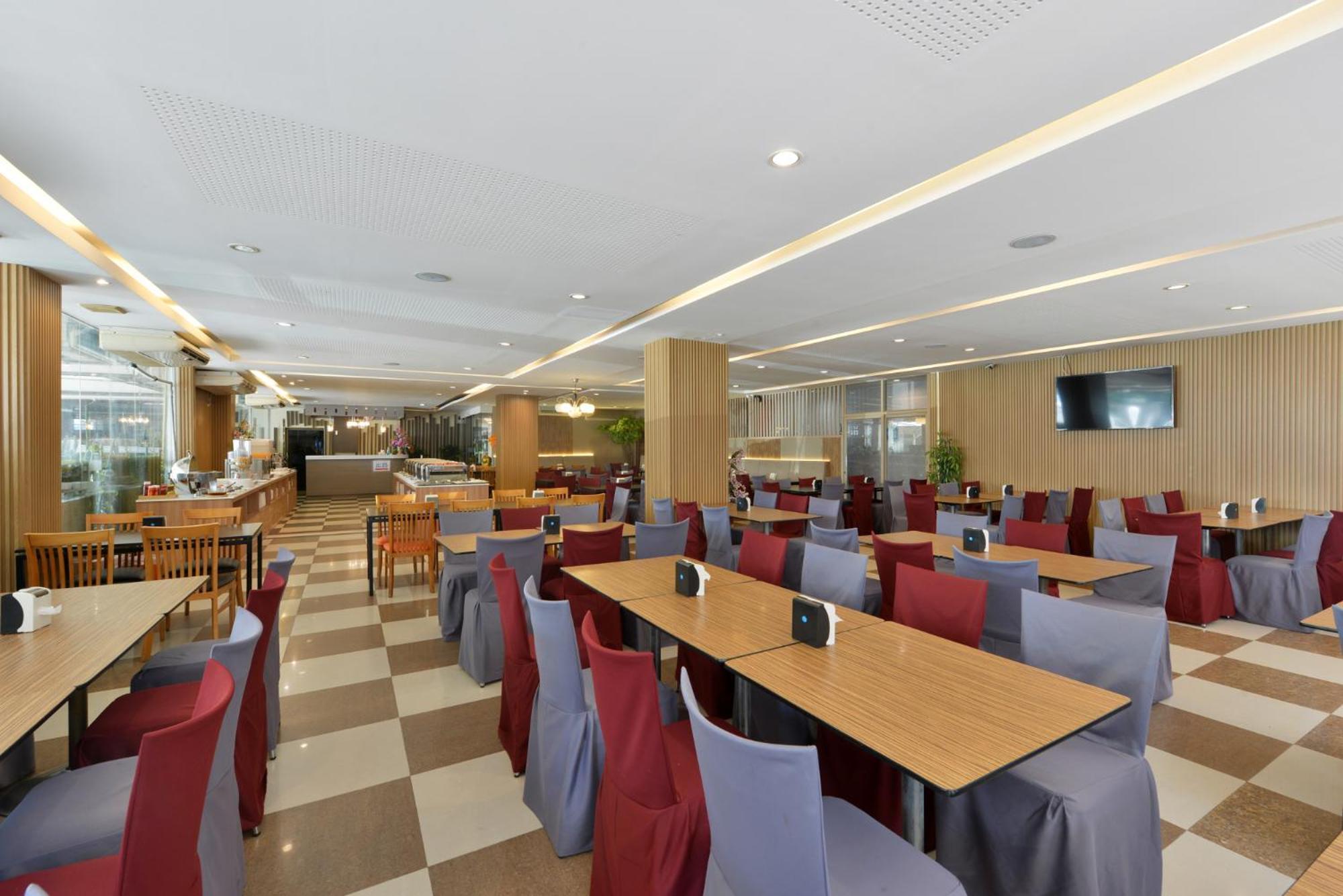 Three Seasons Hotel Bangkok
