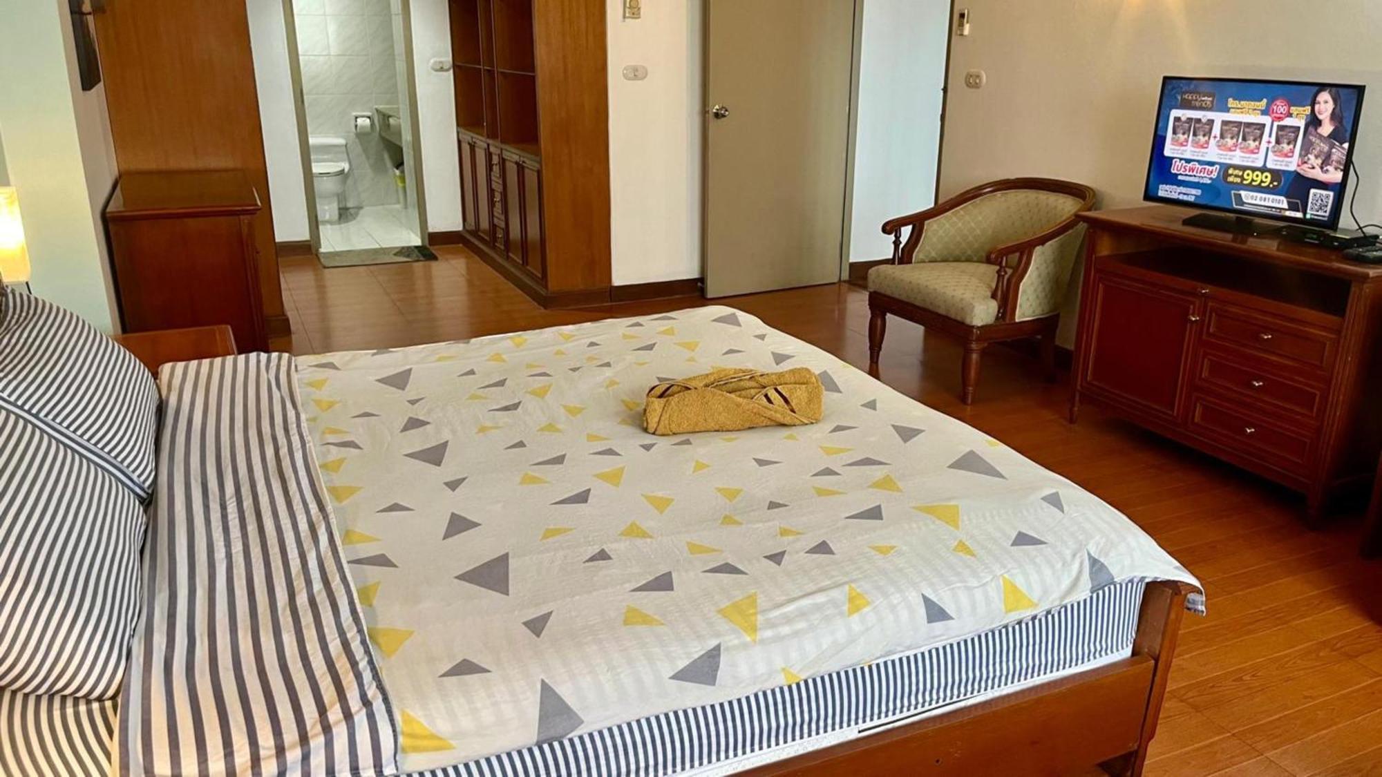 Hotel Omni Tower Sukhumvit Nana Direct 3*