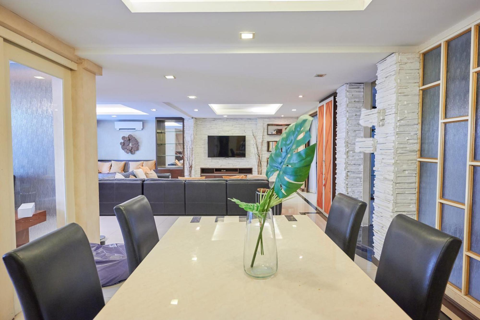 Low-rise House For Groups Near Bts & Emdistrict For Spacious Cozy