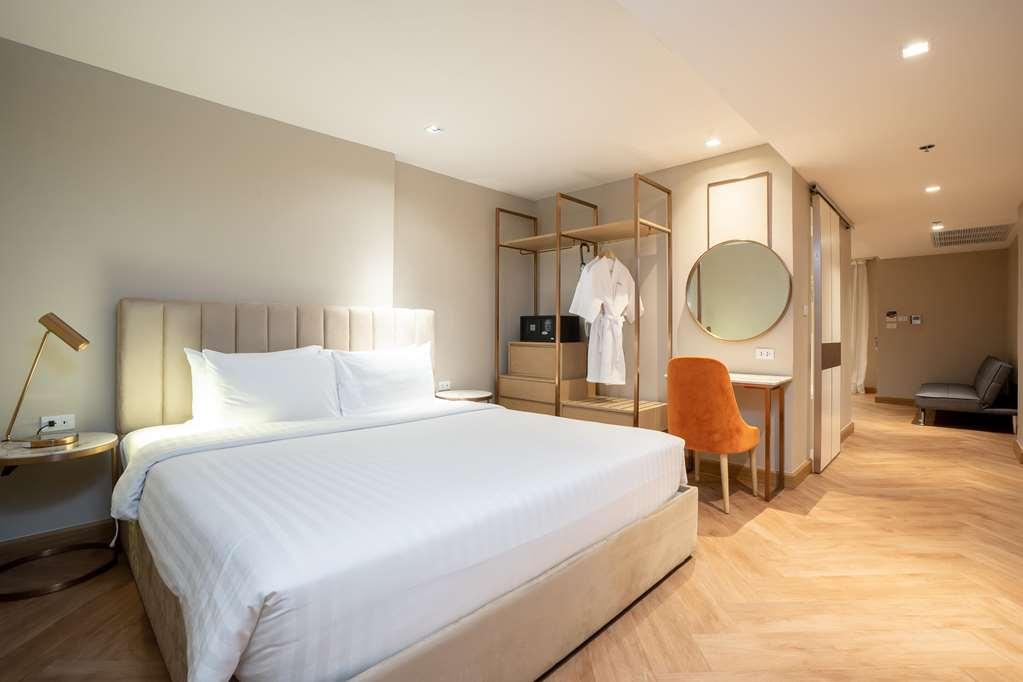 Away Riverside Kene Hotell 4*