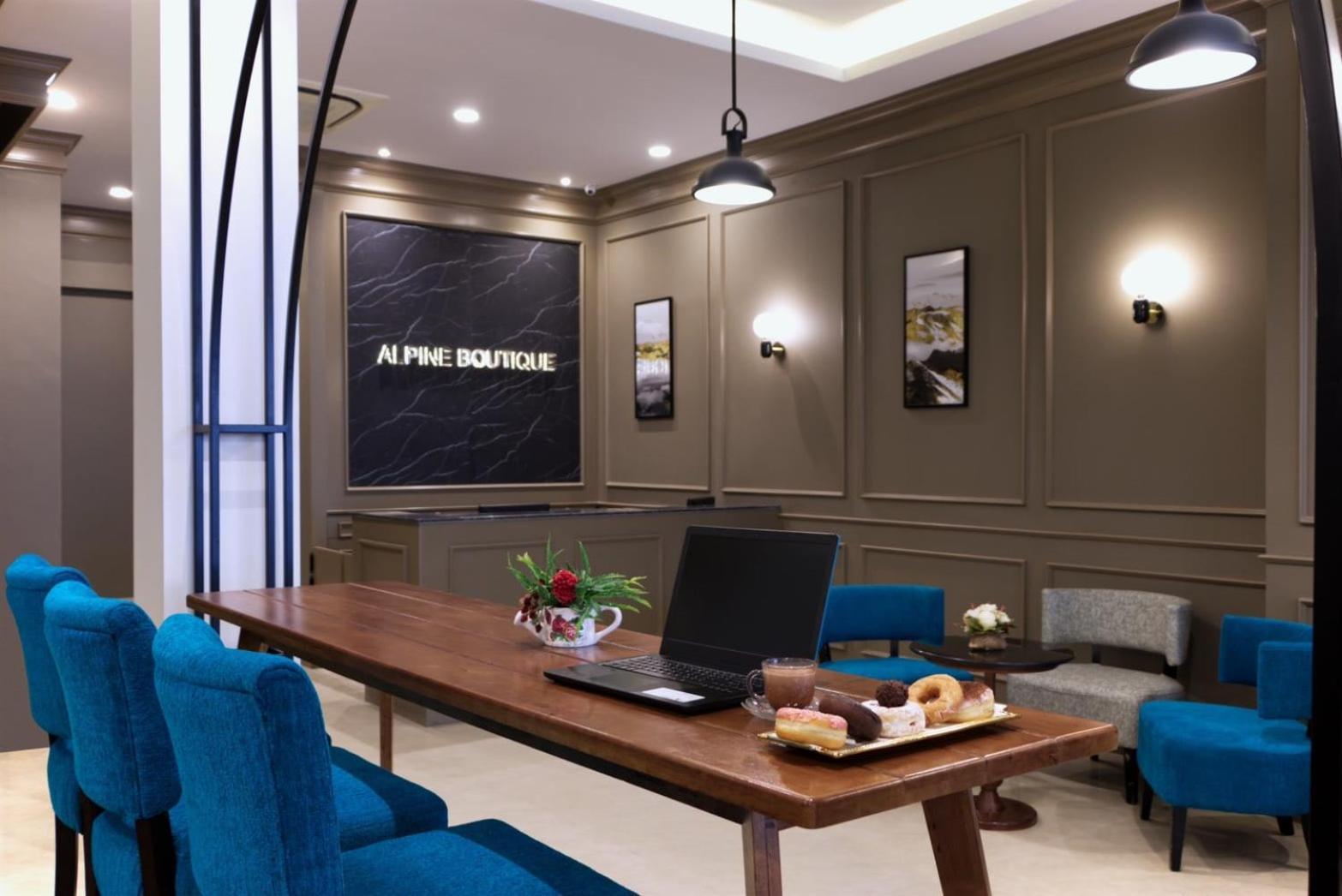 Khách sạn Alpine Boutique Pratunam
