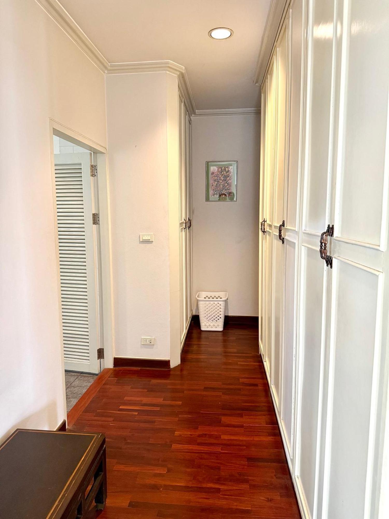 Căn hộ Samsen Spacious 2br Contemporary Thai Style *