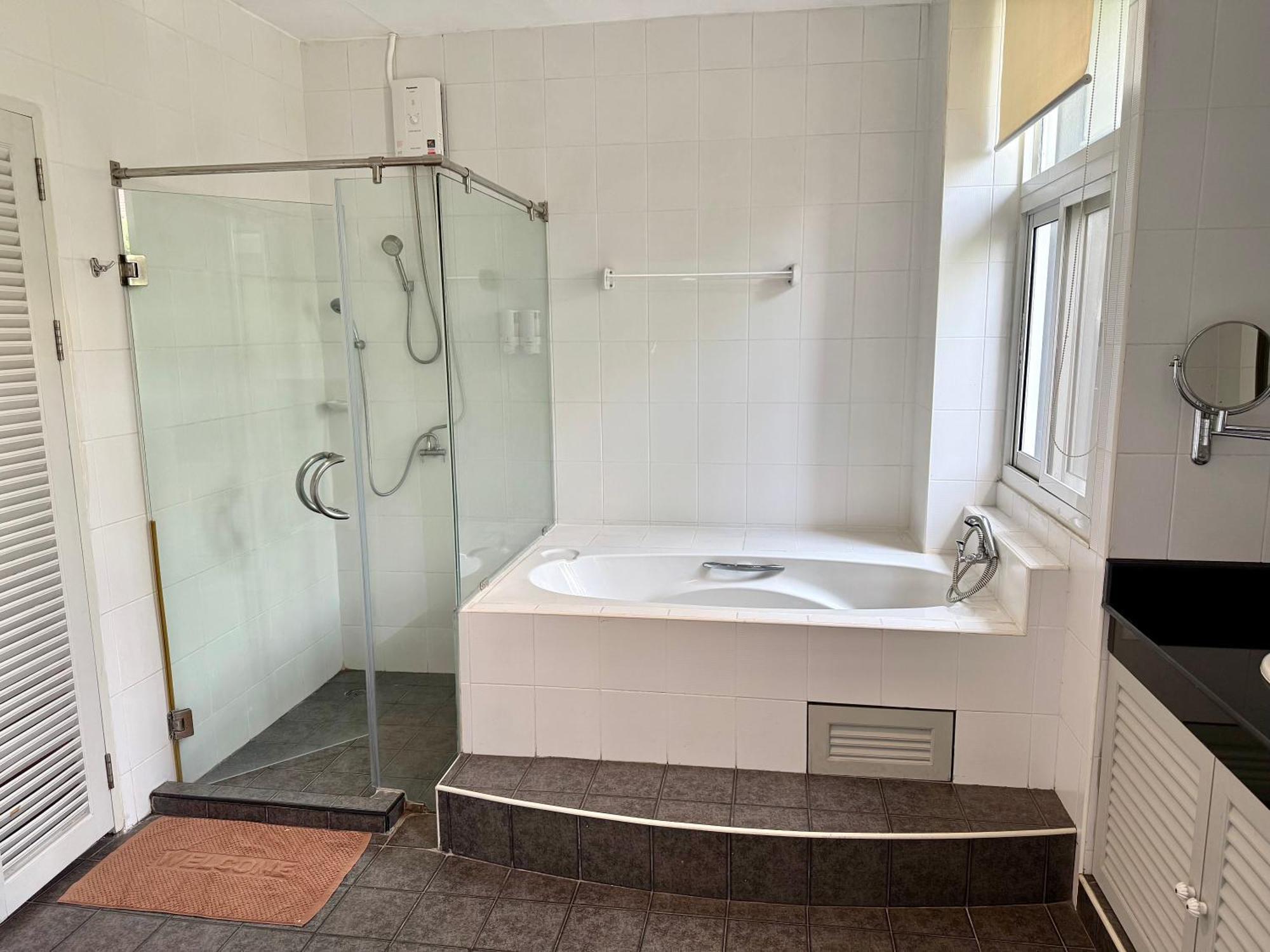 Samsen Spacious 2br Contemporary Thai Style Căn hộ