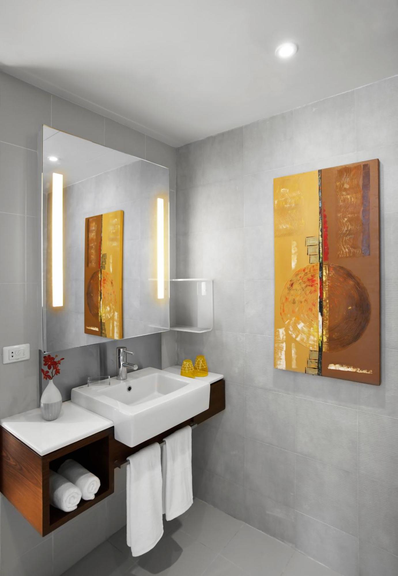 Park Plaza Sukhumvit Hotel 4*