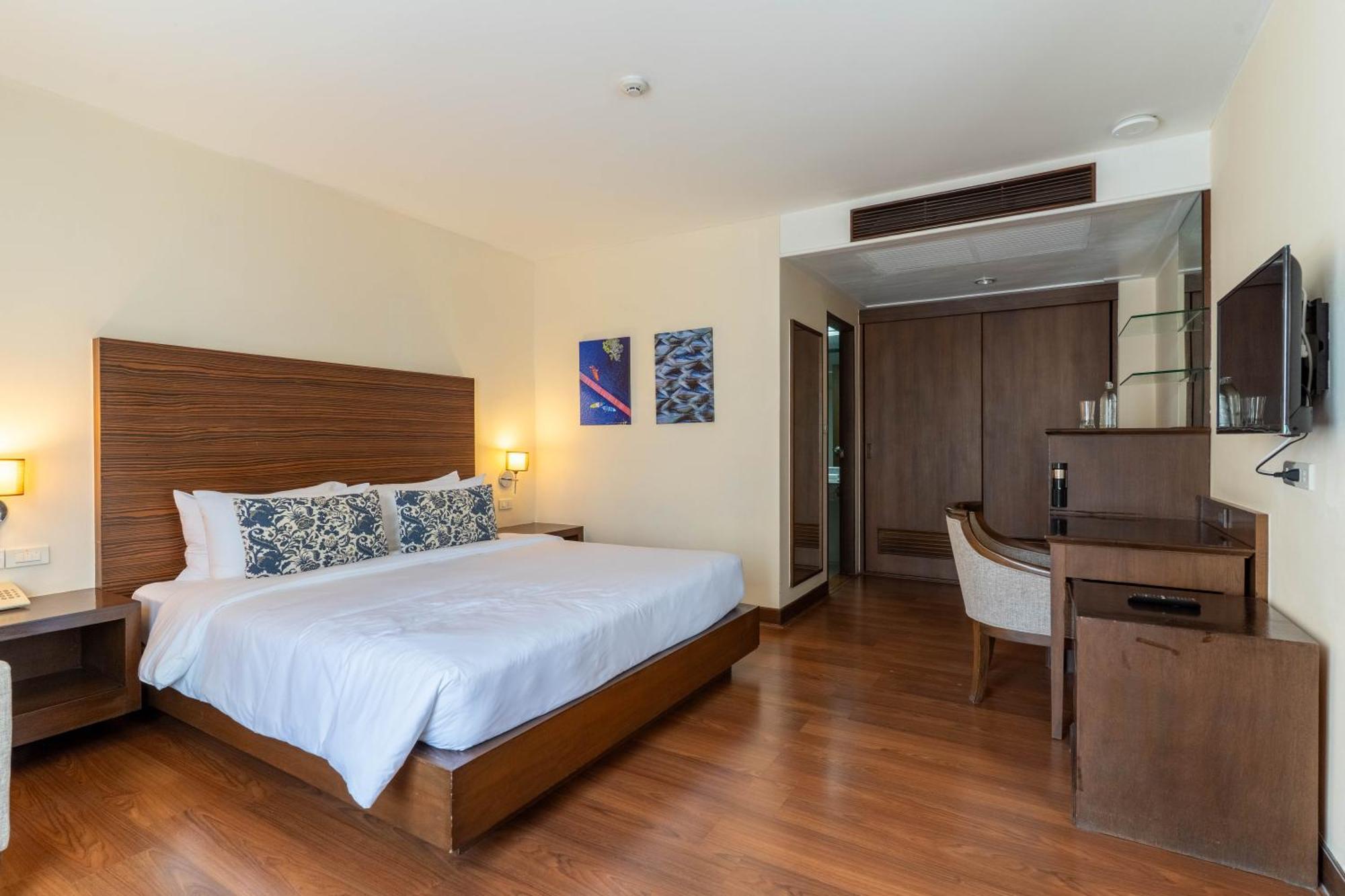 Journeyhub Sukhumvit 26, - Formely St Hotel