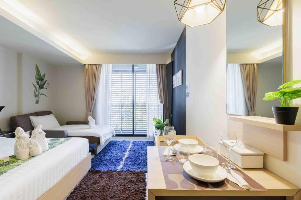 Stylish Bedroom, Bts Asok, Sukhumvit Apartment