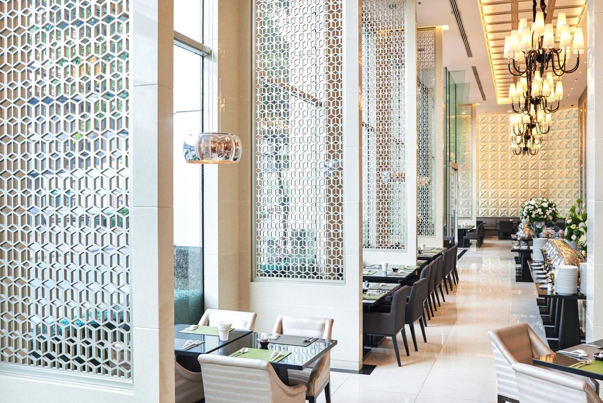 Mandarin Managed By Centre Point Hotell 4*