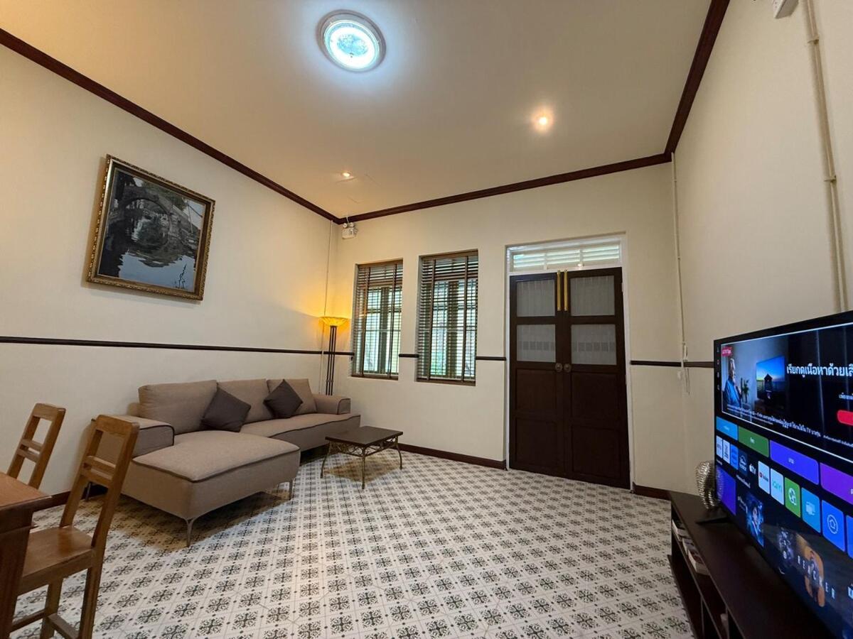 Luan Heritage Surawong Bangkok