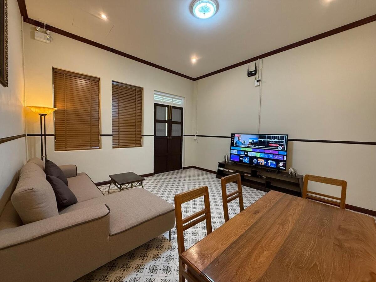Luan Heritage Surawong Villa *