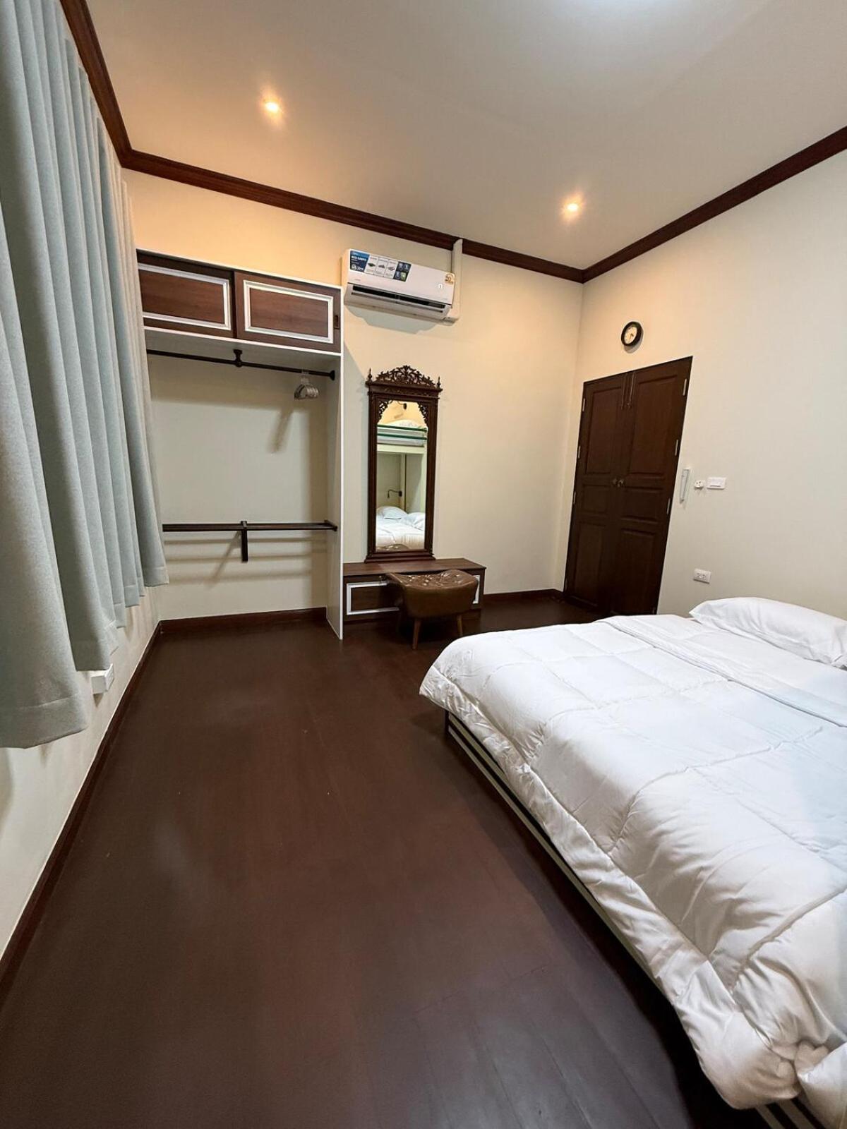 Luan Heritage Surawong Bangkok