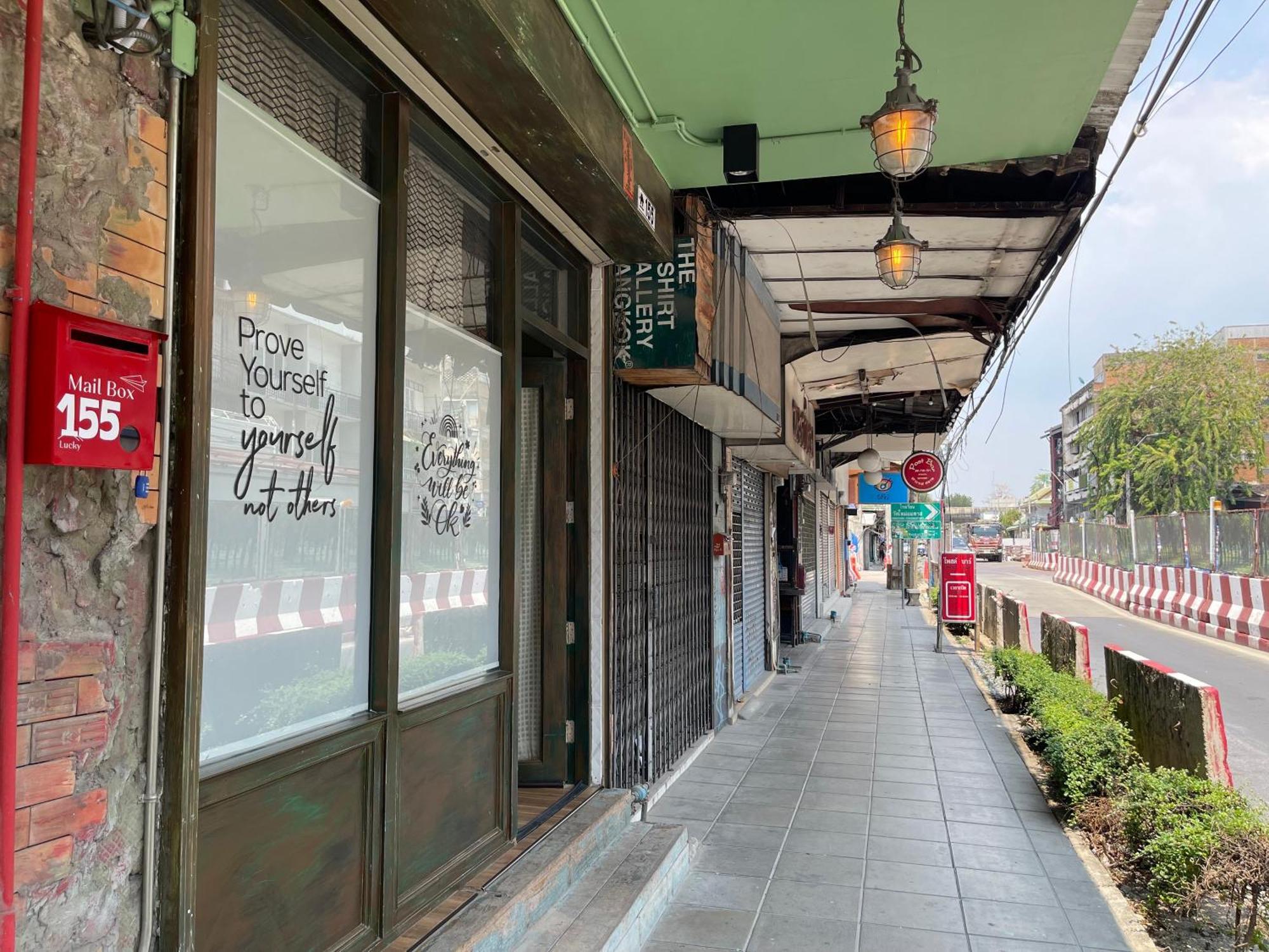 Unwind In The City, Near Grandpalace Apartment