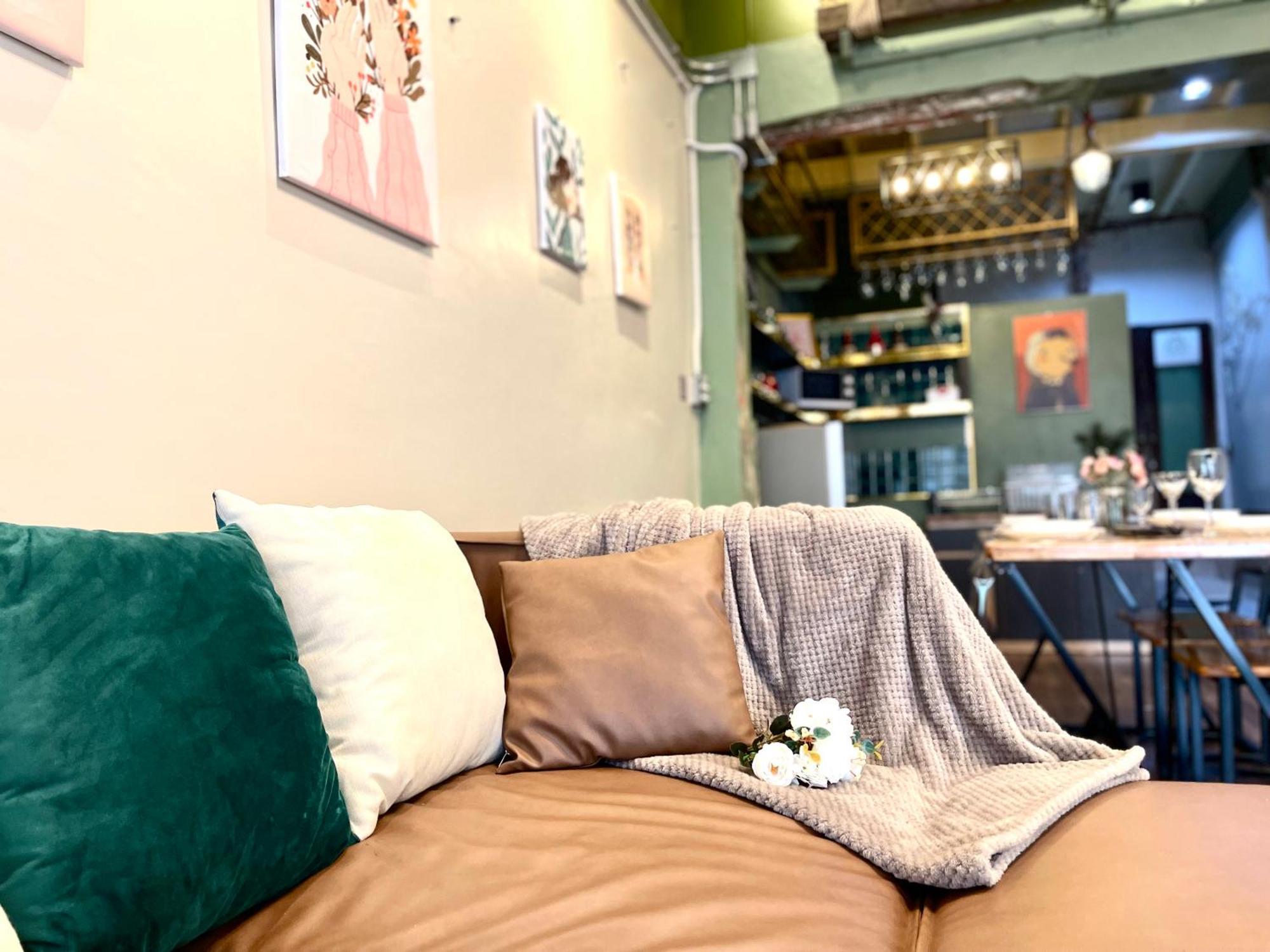 Unwind In The City, Near Grandpalace Apartment