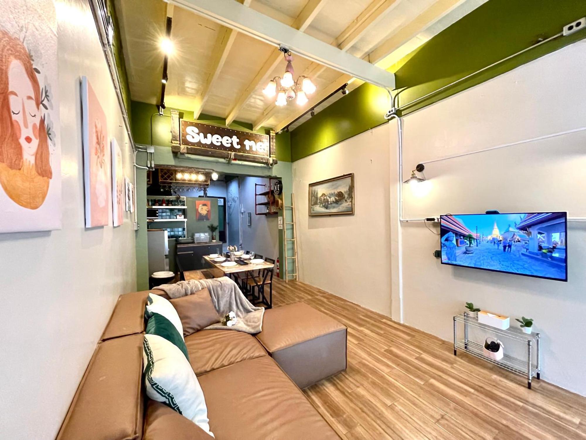 Unwind In The City, Near Grandpalace Apartment *