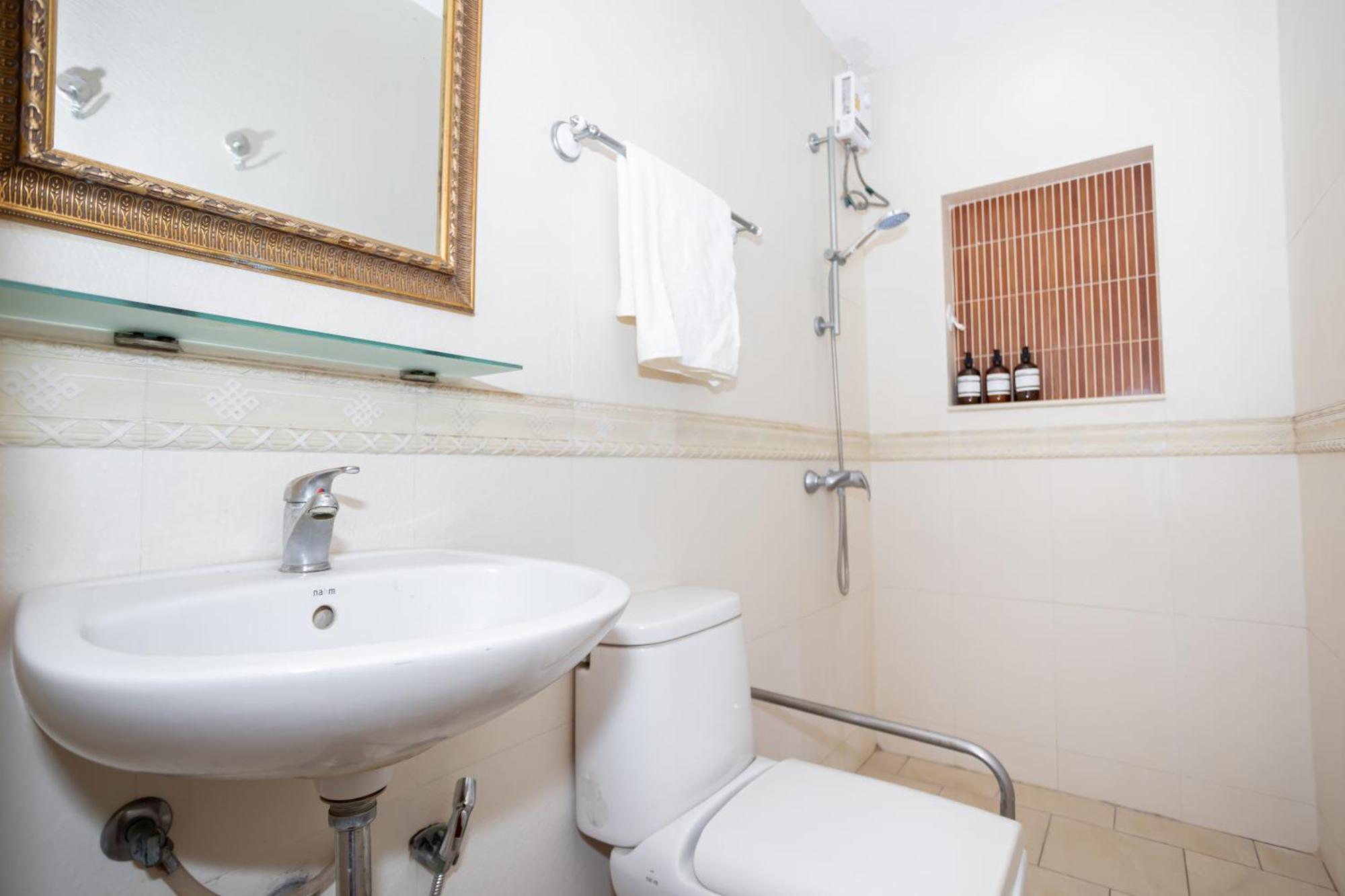 Low-rise House For Groups Near Bts & Emdistrict For Spacious Cozy * Bangkok