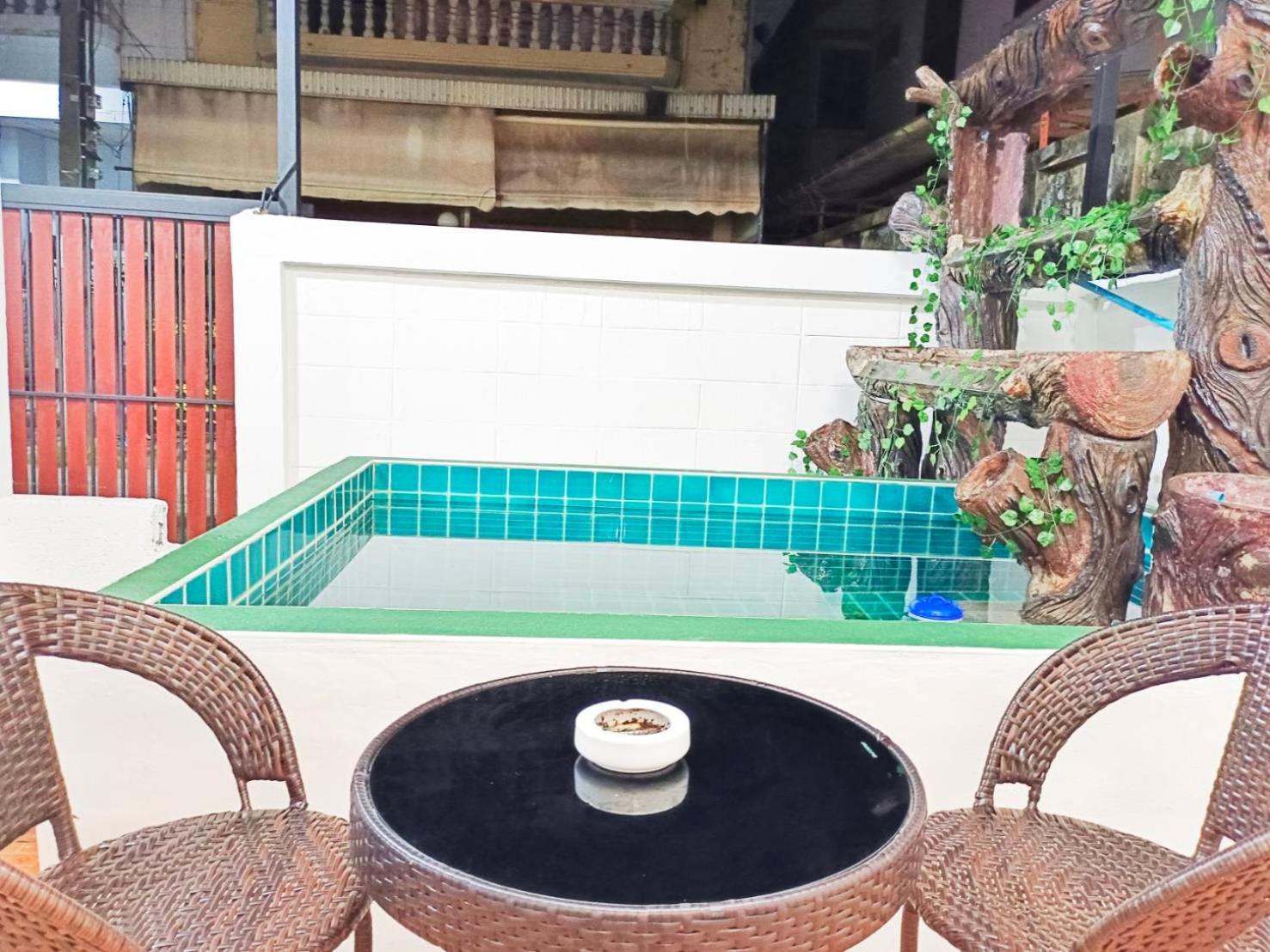 Nhà nghỉ Entire House For 16 People - Walking Distance From Bts Onnut