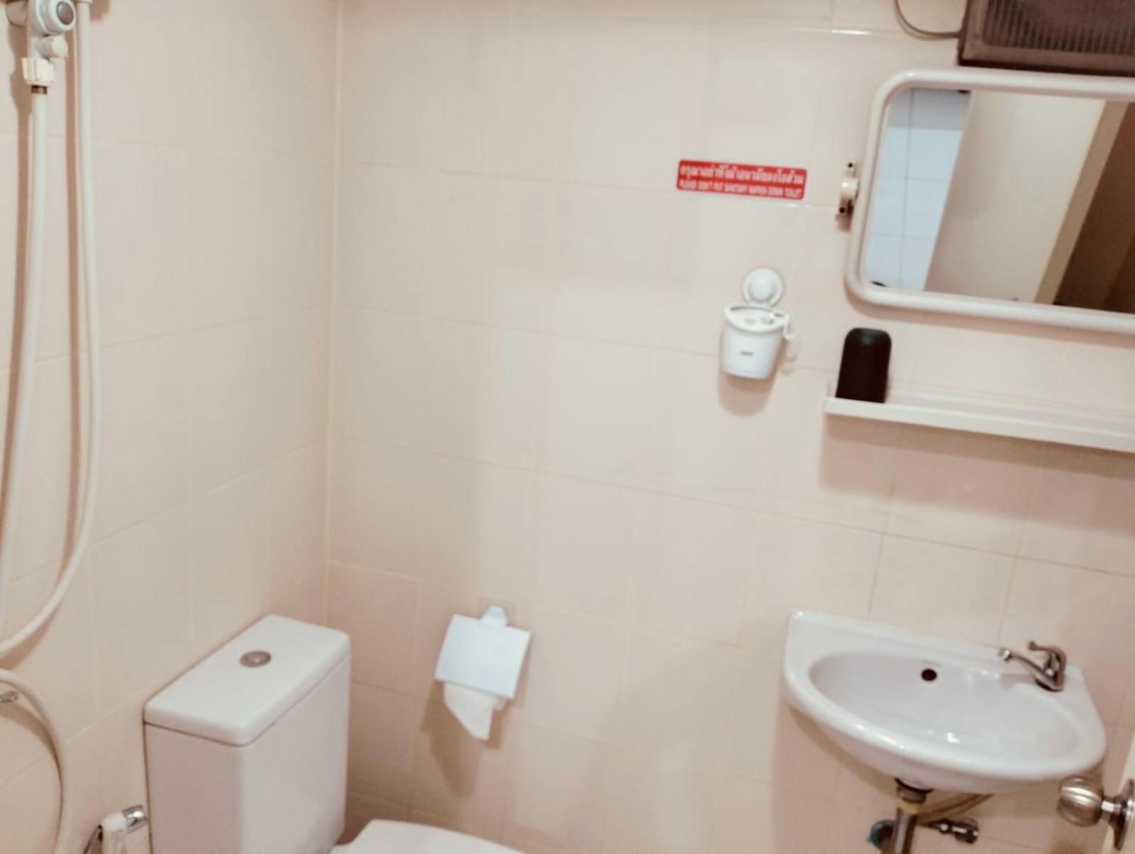 Ree House@soi Cowboy-asoke Bts-mrt Gasthuis Bangkok