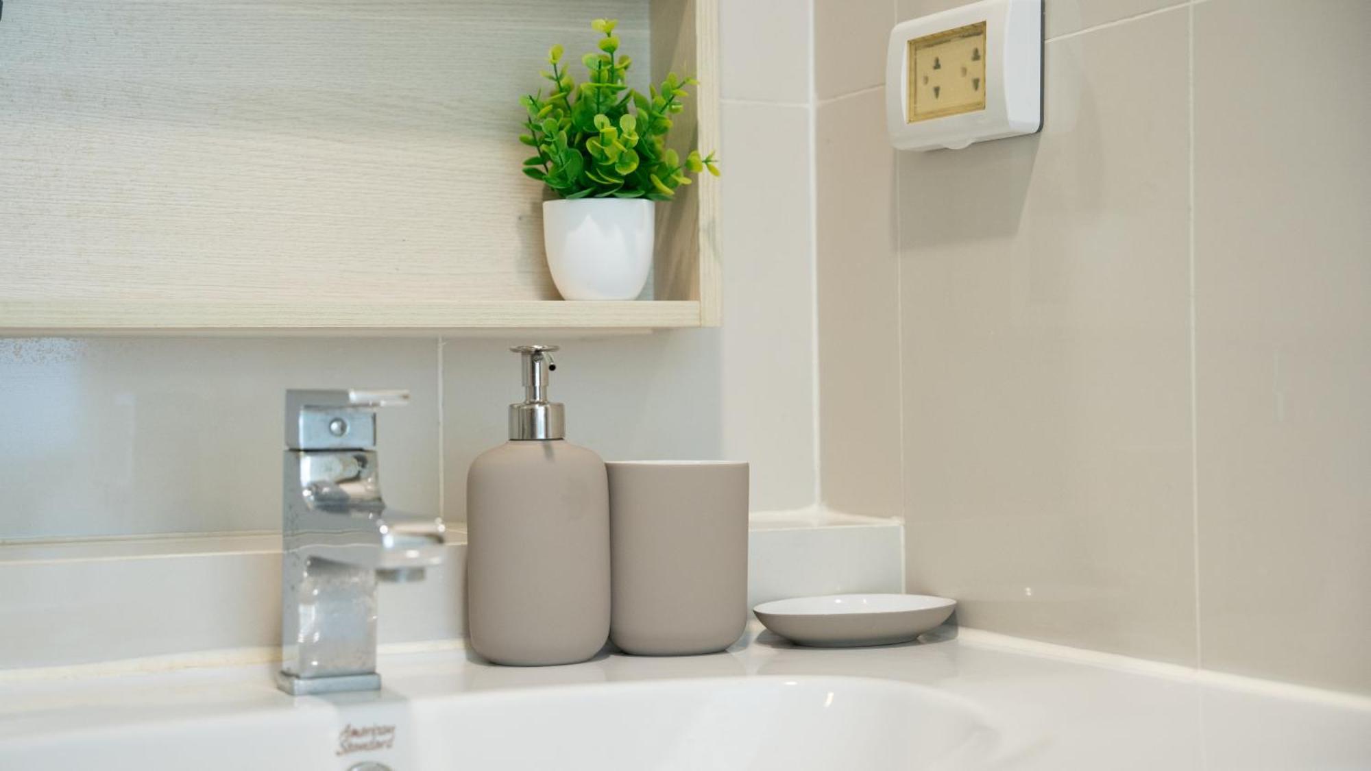 Cosy & Bright 1 Bedroom Apartment *