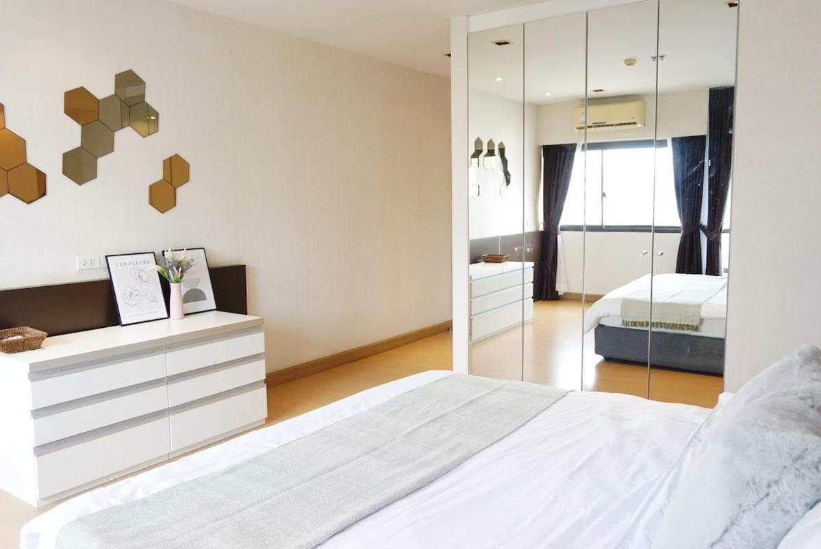 High Floor Great View 2br 2ba 3 Mins To Nana Bts Apartment Bangkok