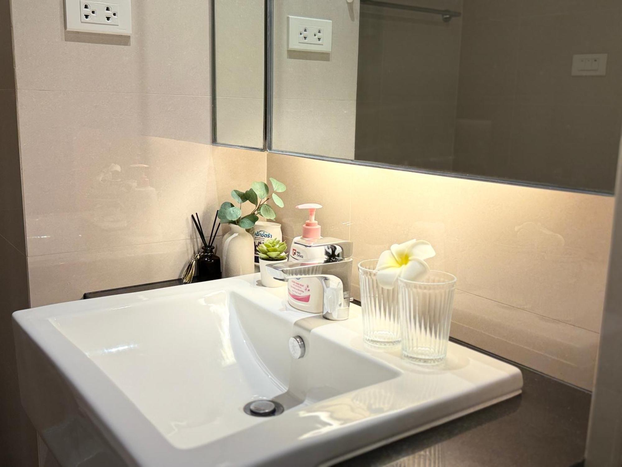 Spacious Sukhumvit Ment Near Emsphere Bts Phrom Phong