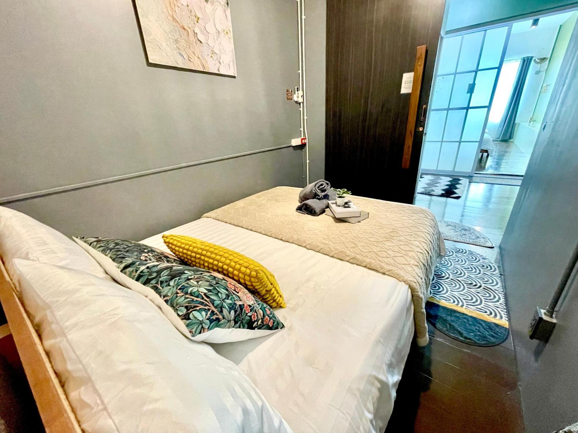 Unwind In The City, Near Grandpalace Apartment *