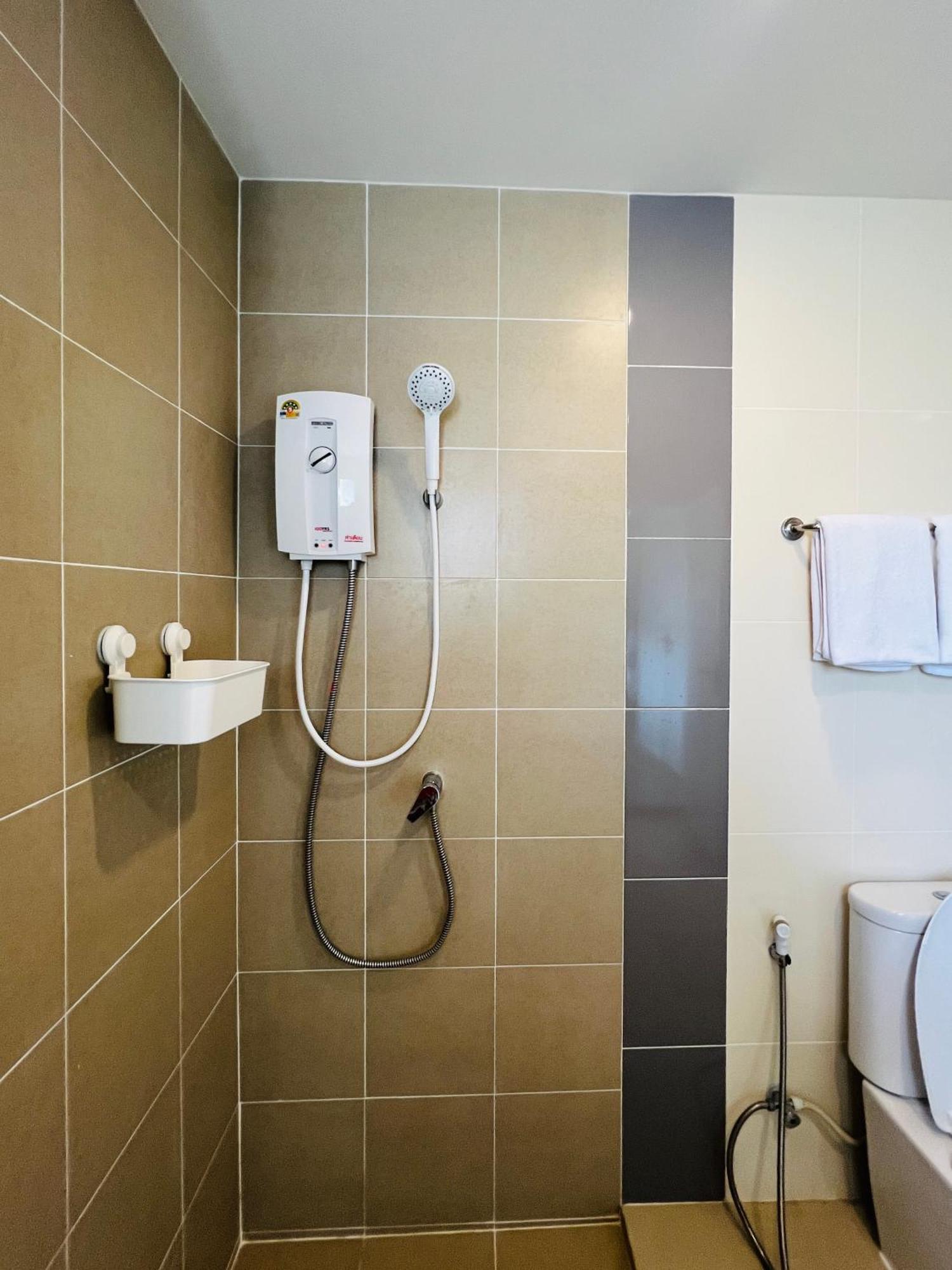 Nhà nghỉ Stylish2bd Pool&gym Near Airport