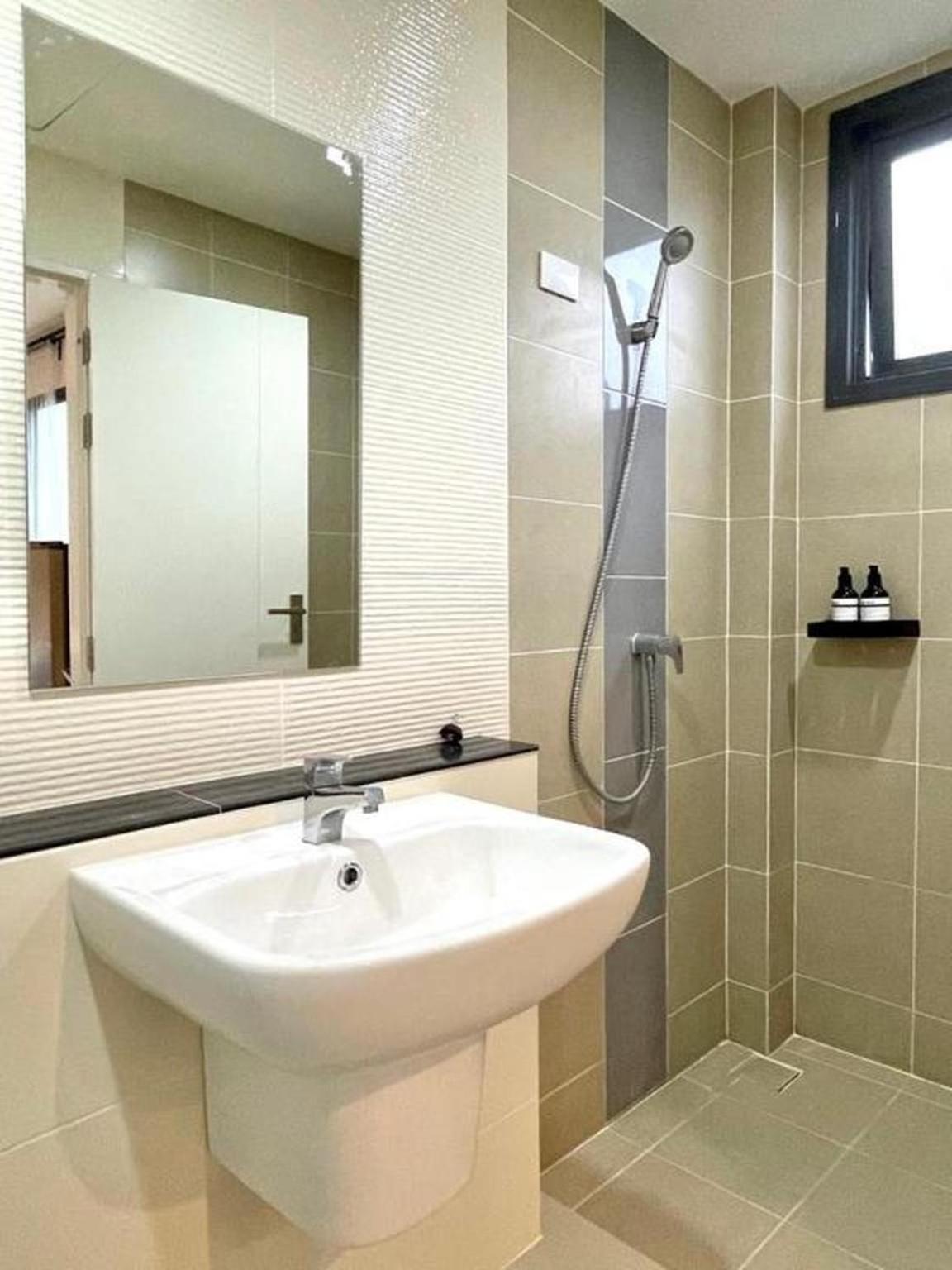 Stylish2bd Pool&gym Near Airport Nhà nghỉ *