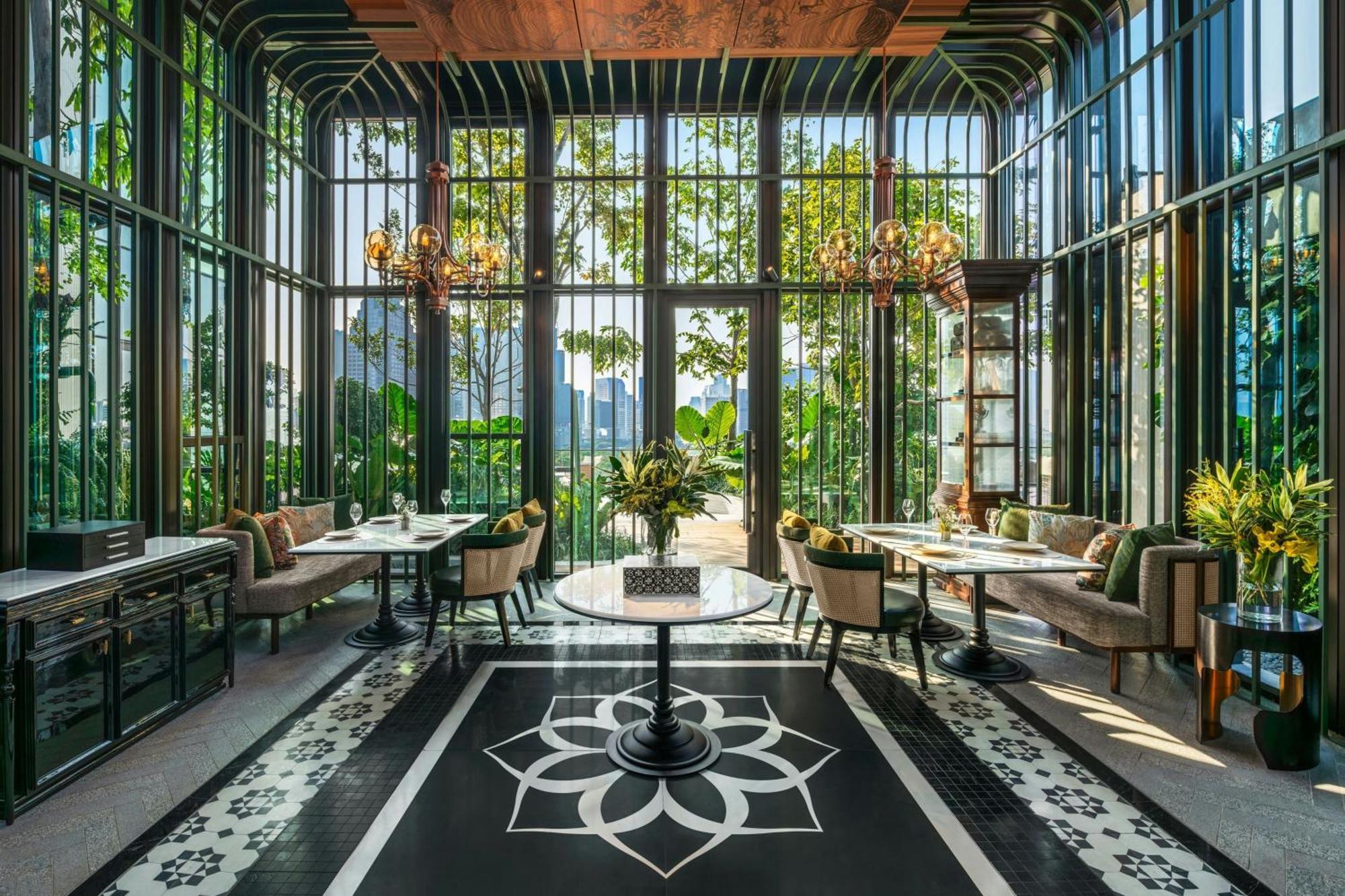 The Ritz-carlton,