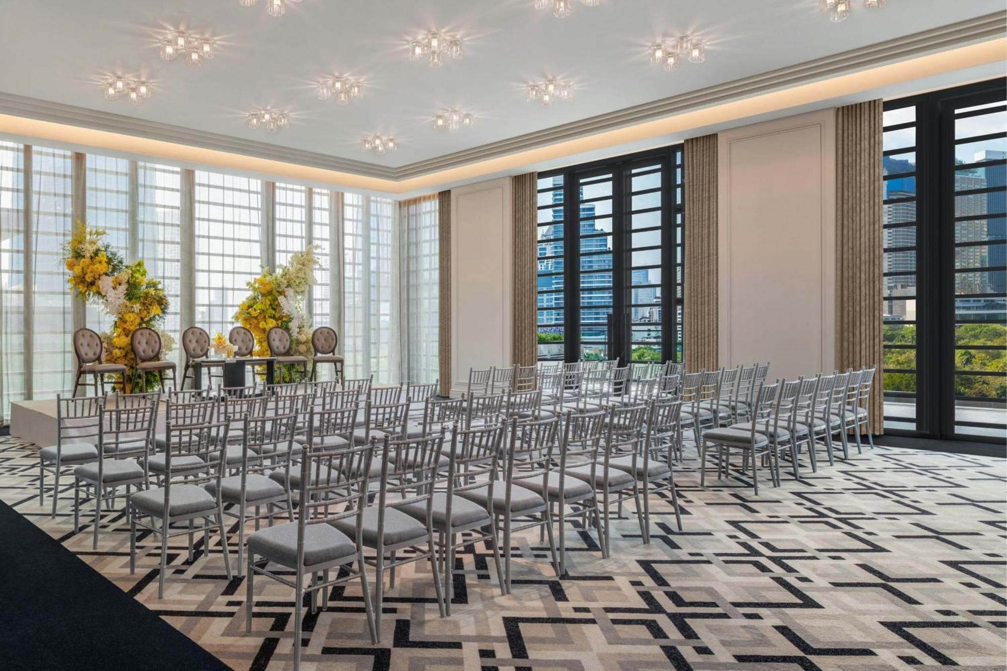 The Ritz-carlton,
