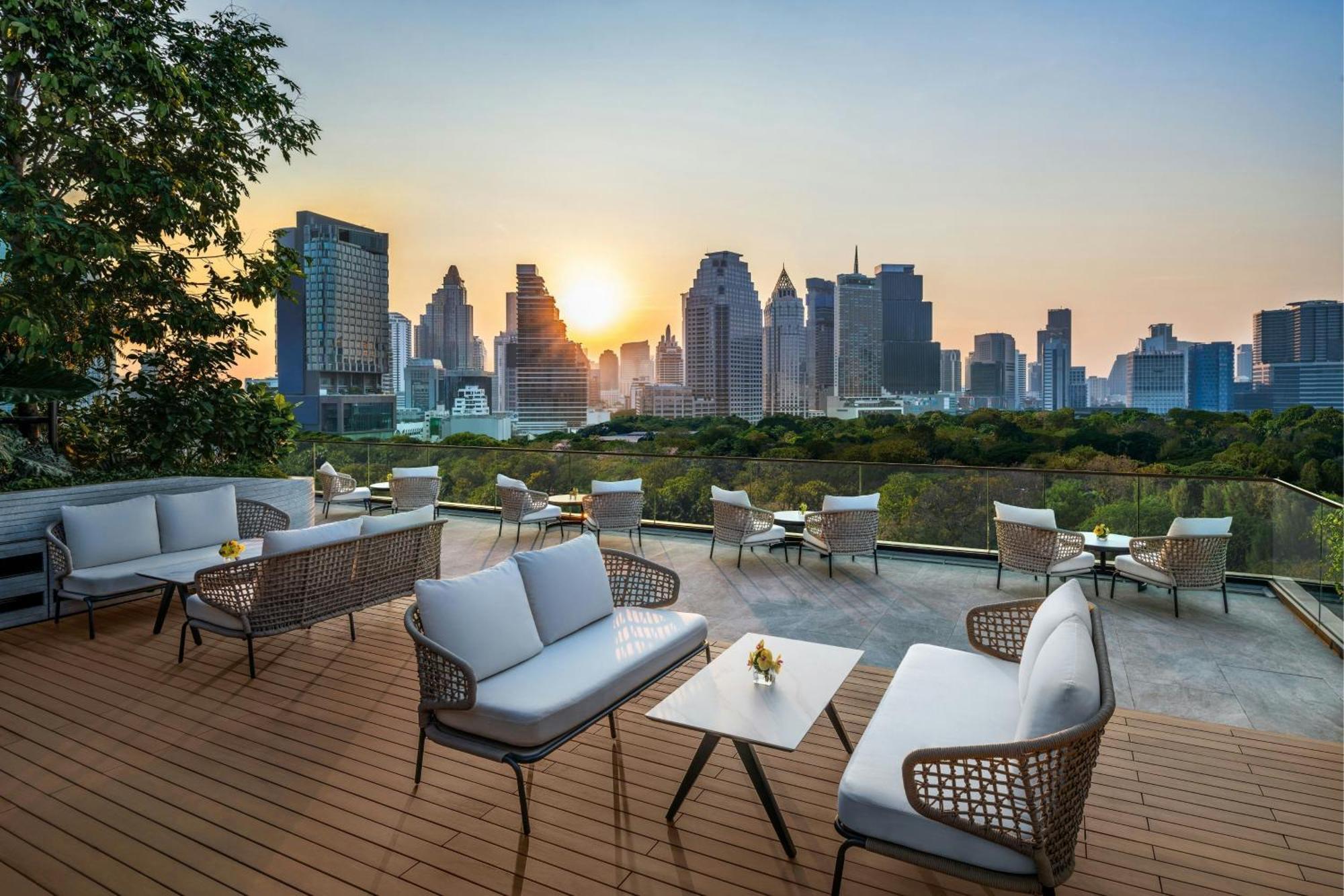 The Ritz-carlton,