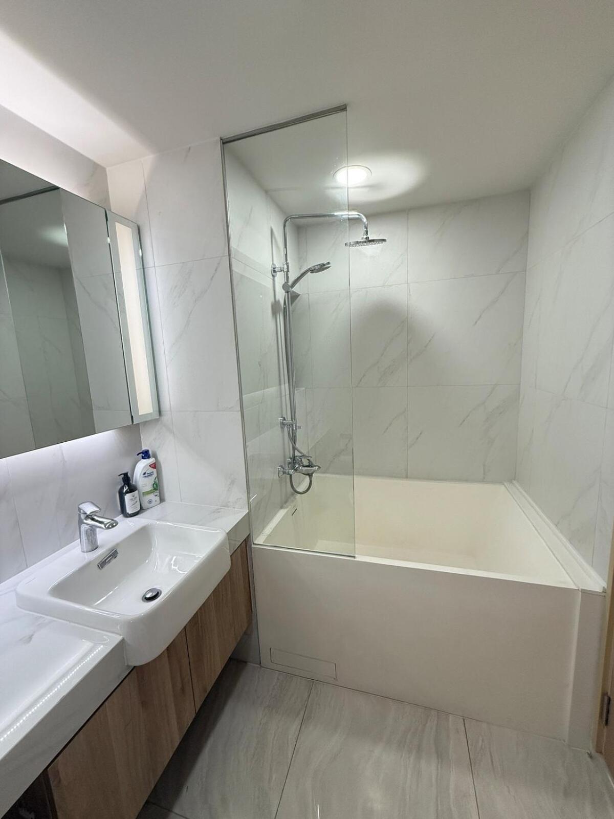 Luxury Furnished Rare Amenities Apartment