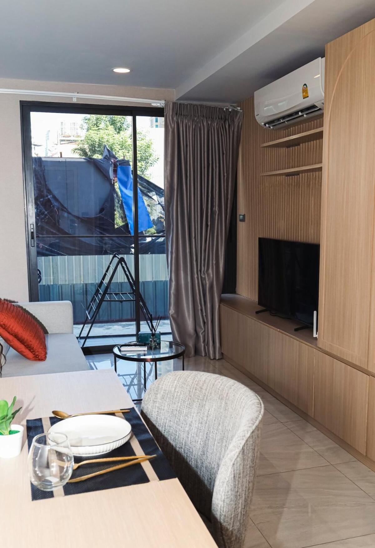 Apartment Luxury Furnished Rare Amenities
