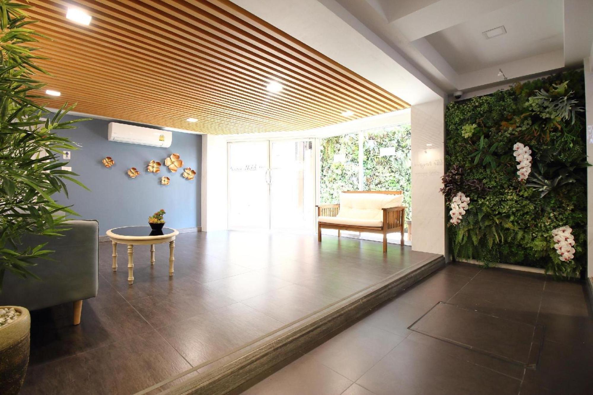 Hotel Super Oyo 483 Pannee Khaosan 3*