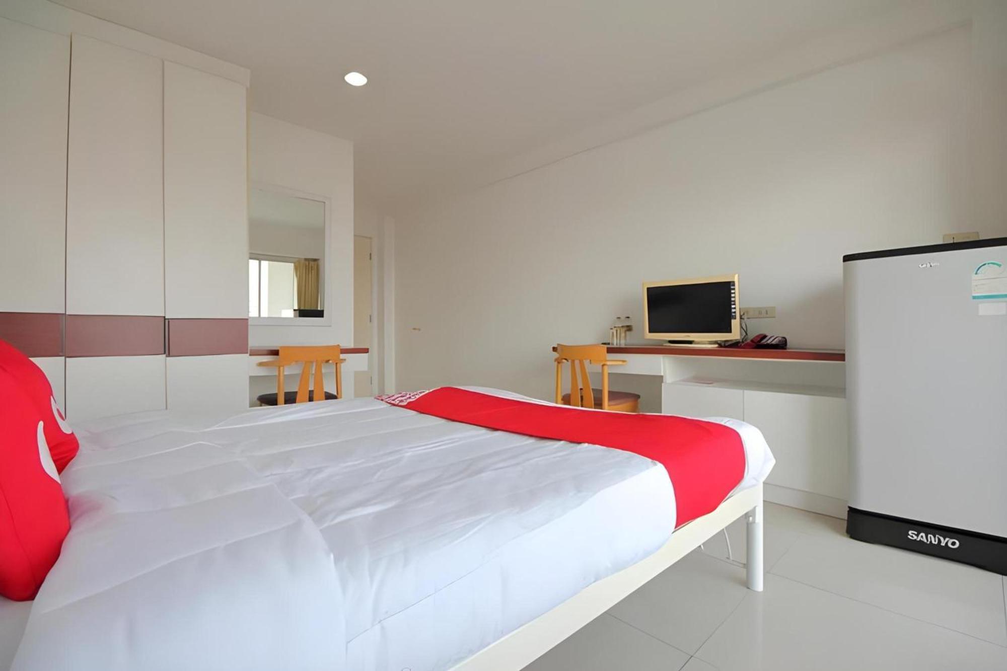 Super Oyo 498 Ladawan Hotell