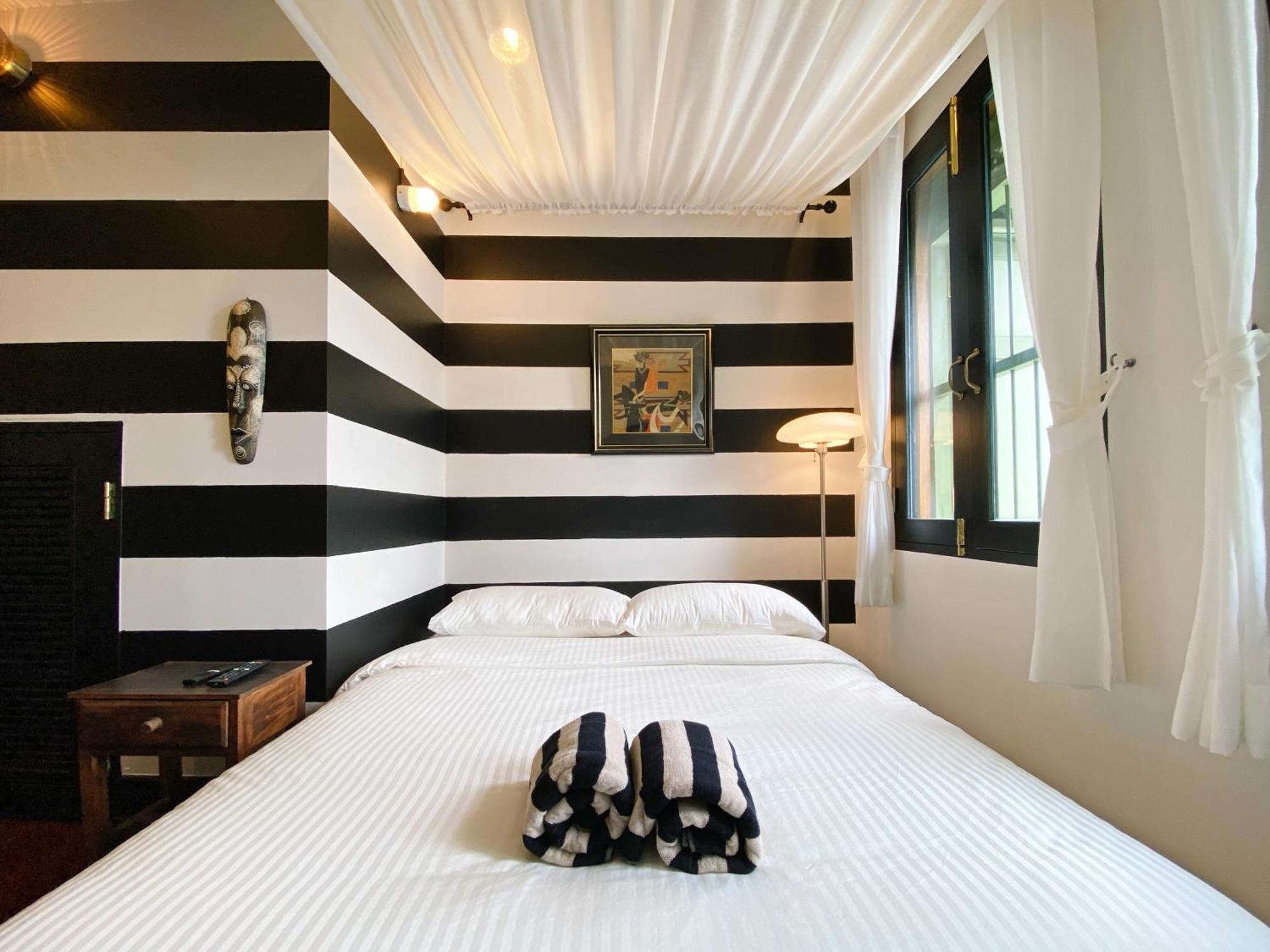 Cozy Artist Gem In Chinatown, Stroll To Mrt & Appartamento *