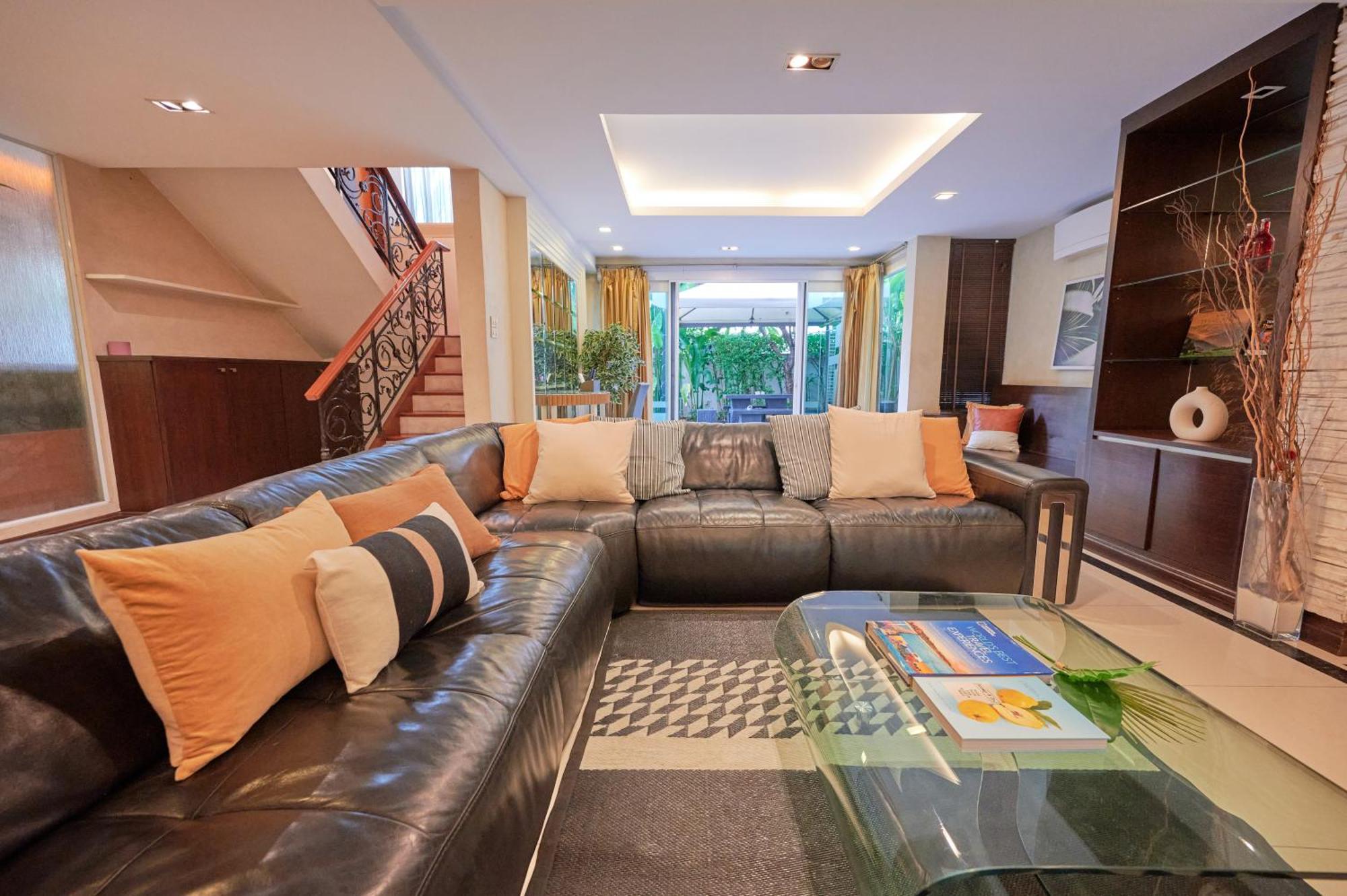 Low-rise House For Groups Near Bts & Emdistrict For Spacious Cozy Bangkok