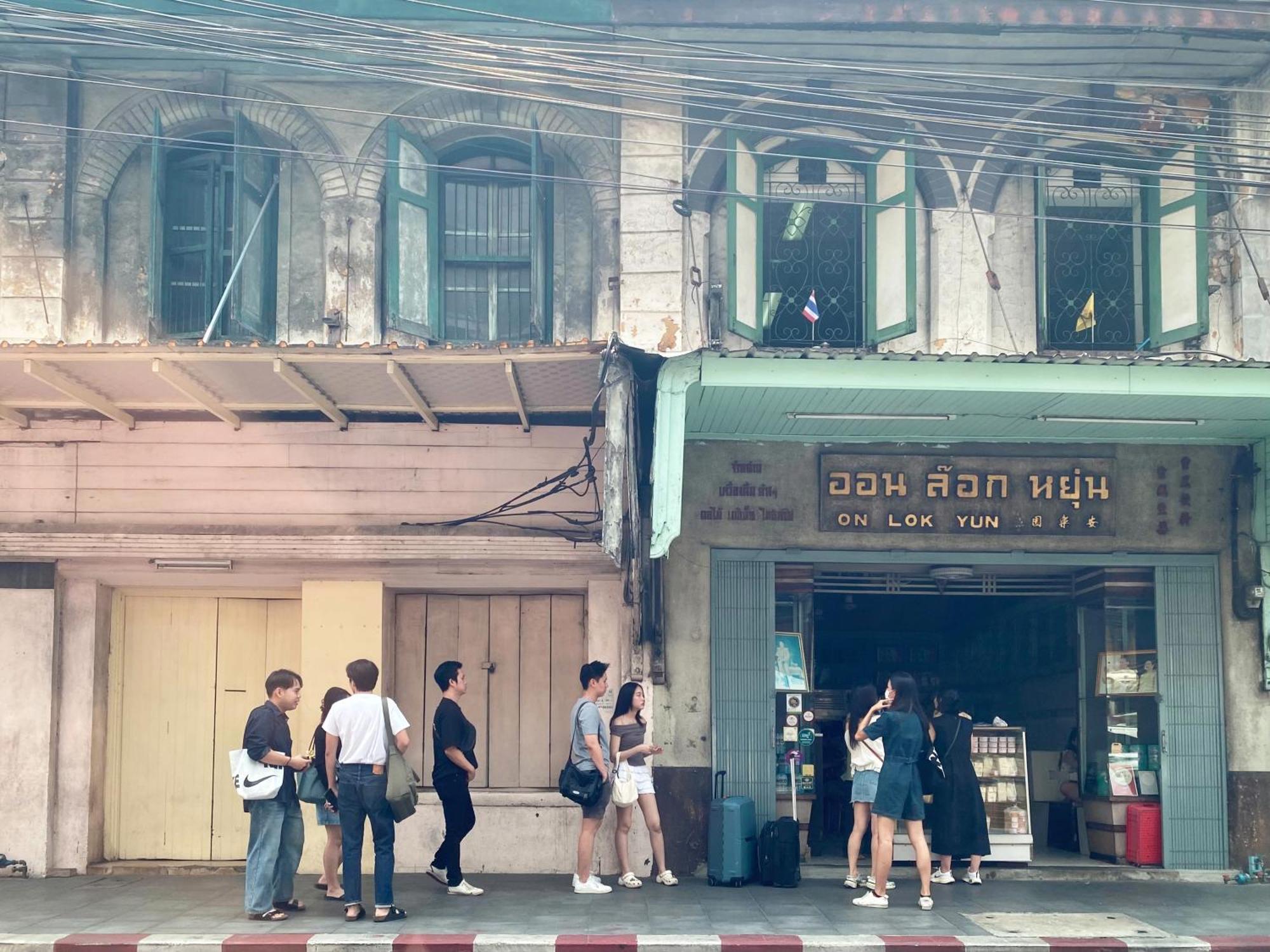 Cozy Artist Gem In Chinatown, Stroll To Mrt & Appartamento Bangkok
