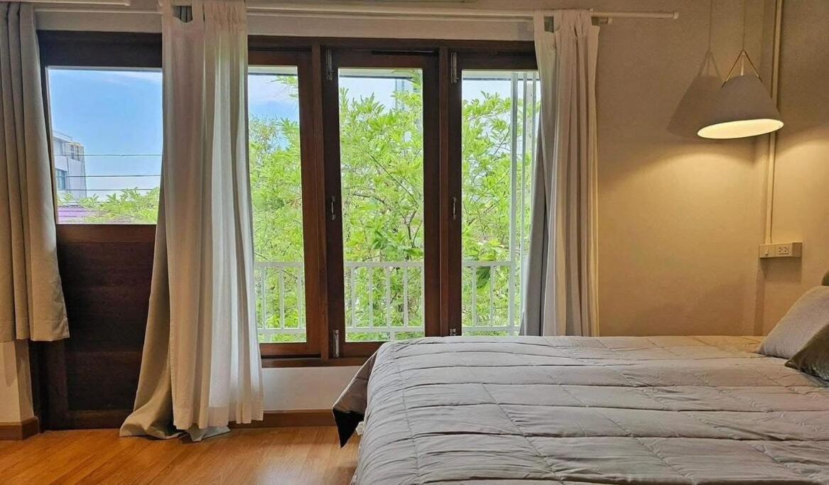 Apartment House In Pridi - Stylish 3br Pet-friendly *
