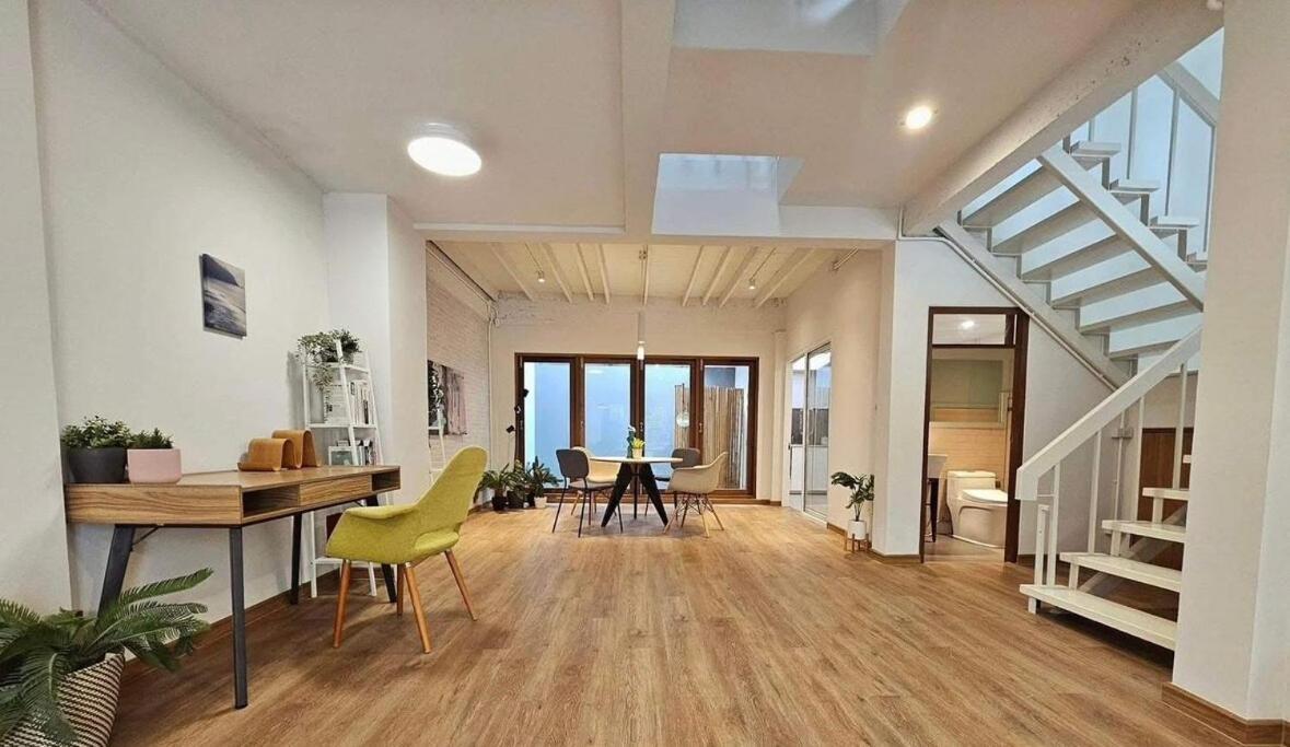 Apartment House In Pridi - Stylish 3br Pet-friendly